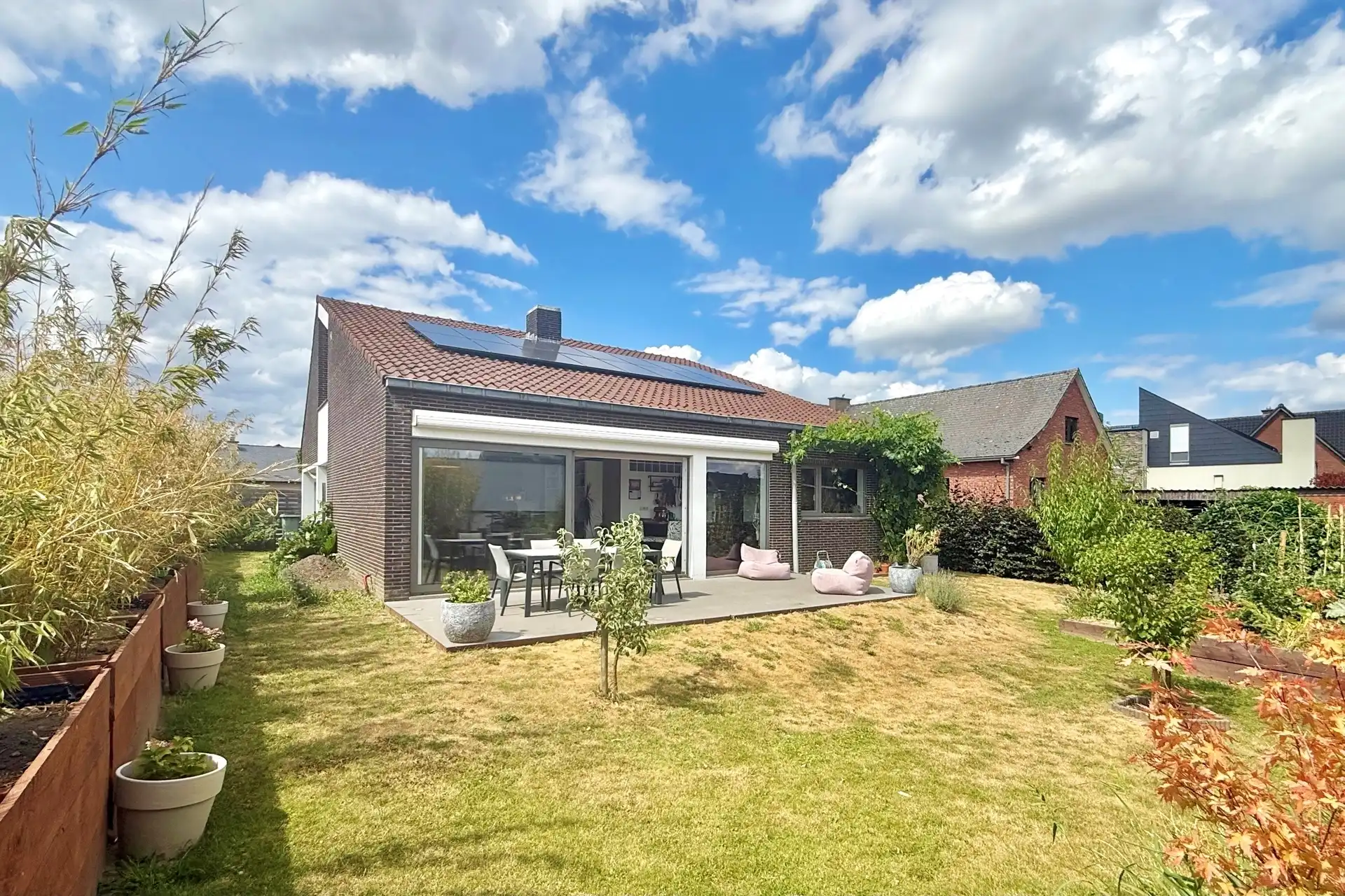 Knap gerenoveerde woning in rustige wijk foto 8