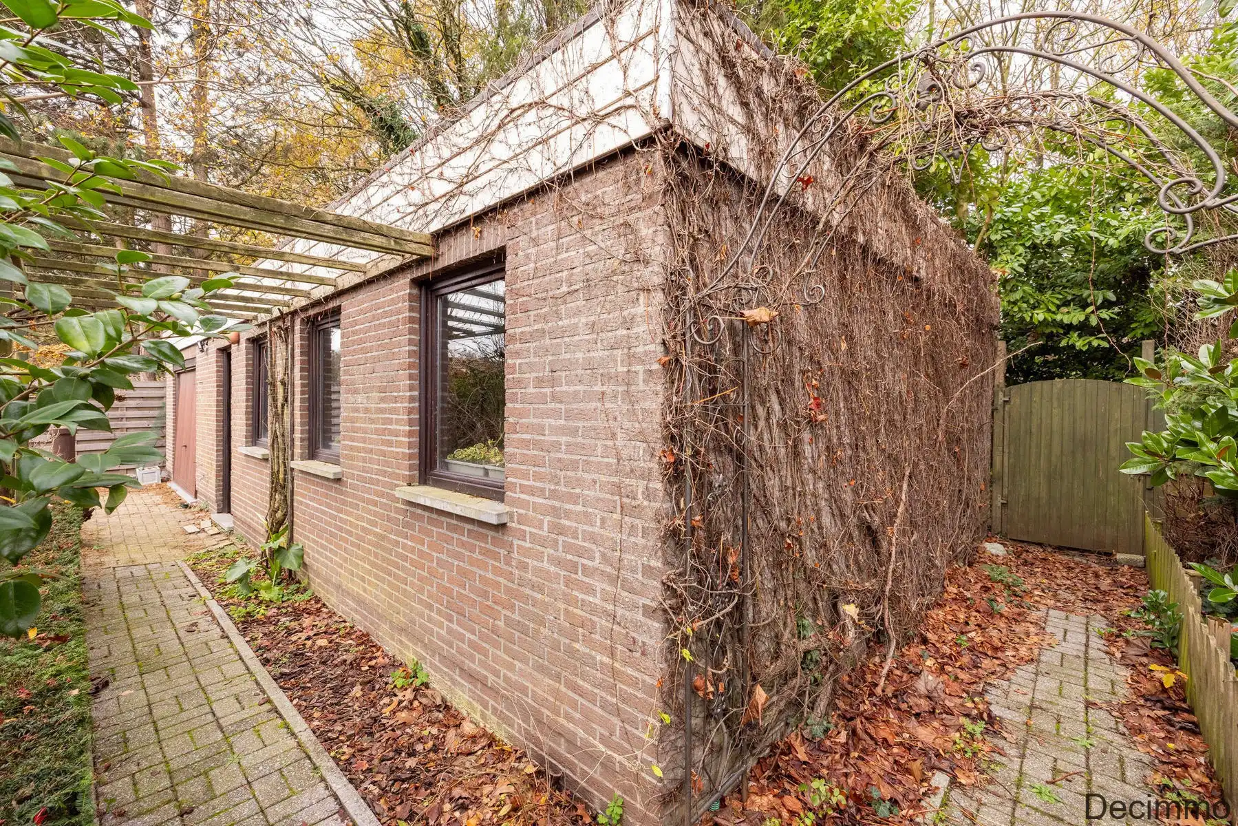 Rustig gelegen gelijkvloers landhuis op ca. 801 m² grond foto 24