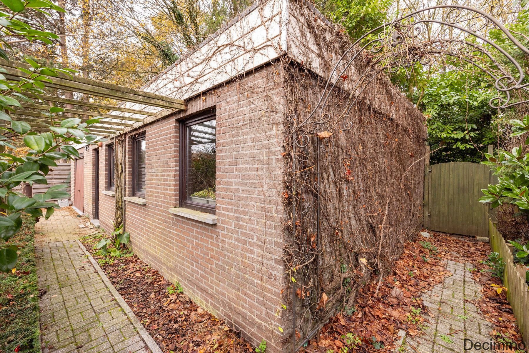 Rustig gelegen gelijkvloers landhuis op ca. 801 m² grond foto 24
