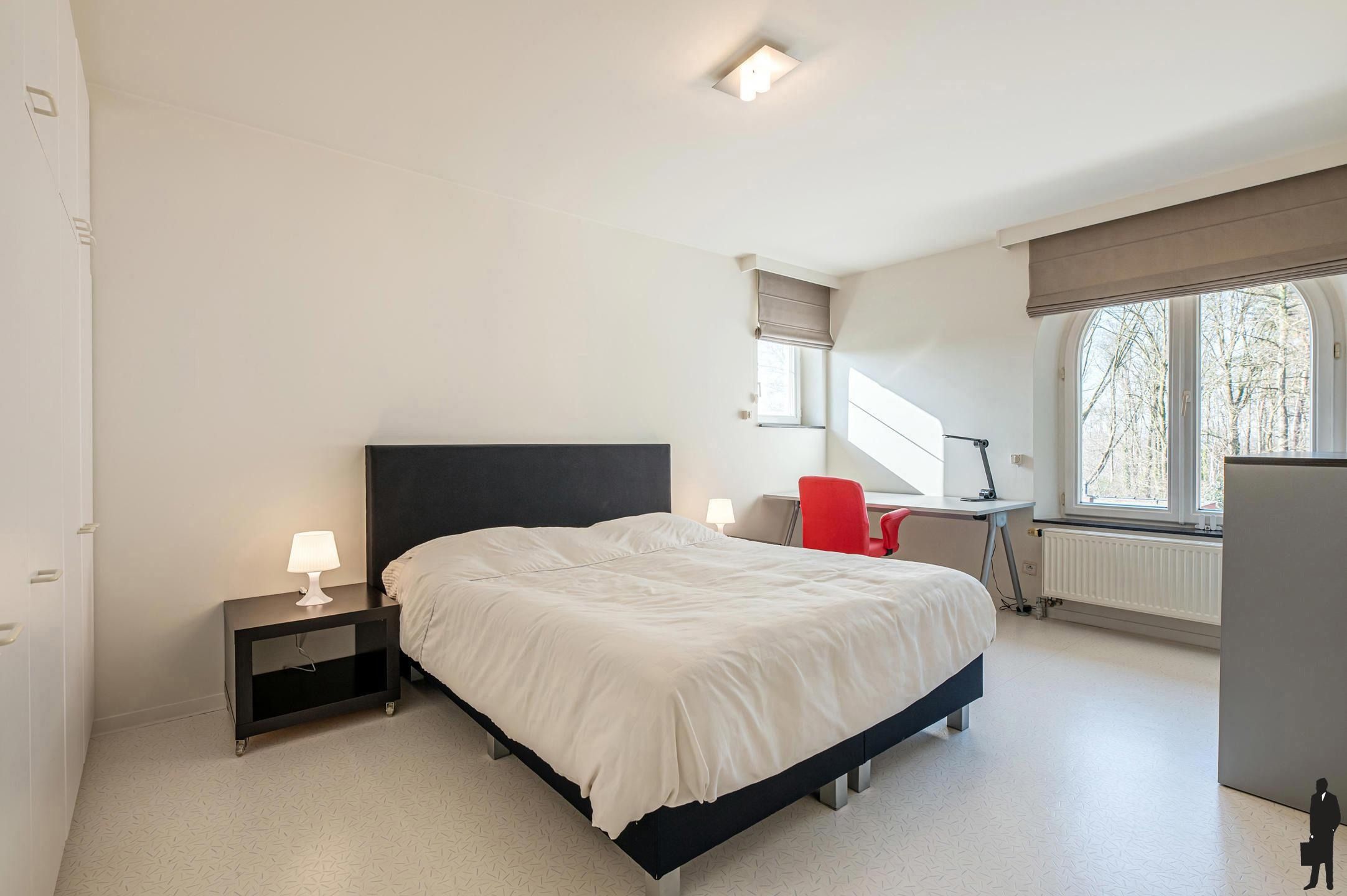 Exclusieve mediterraanse villa met 3 slaapkamers, 3 badkamers en parktuin op 3.805 m² foto 14