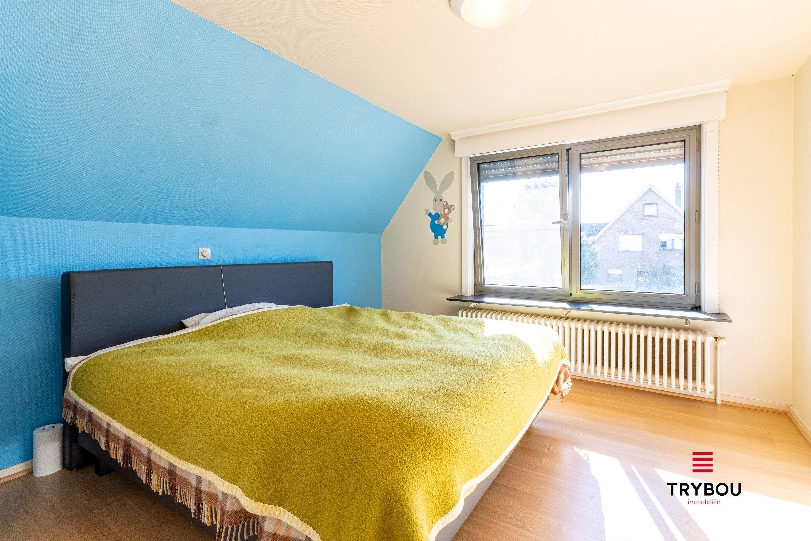 Ruime alleenstaande woning met inpandige garage, magazijn en aangelegde tuin op 1149m² foto 24