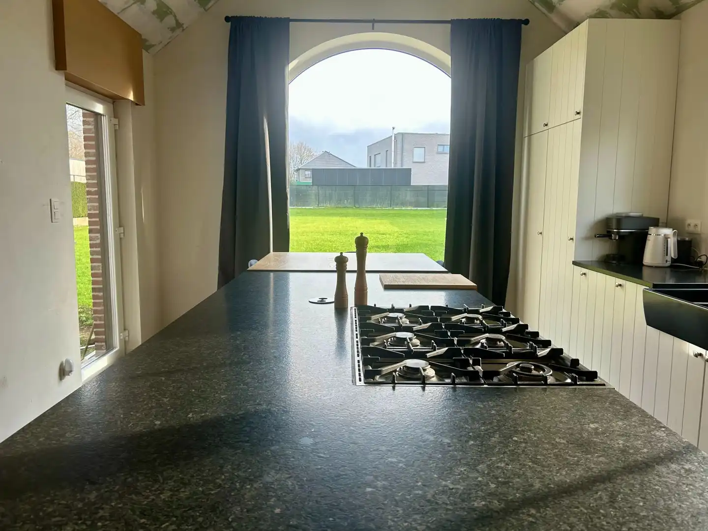 Vrijstaande woning op ruim perceel te Laakdal te huur! foto 3