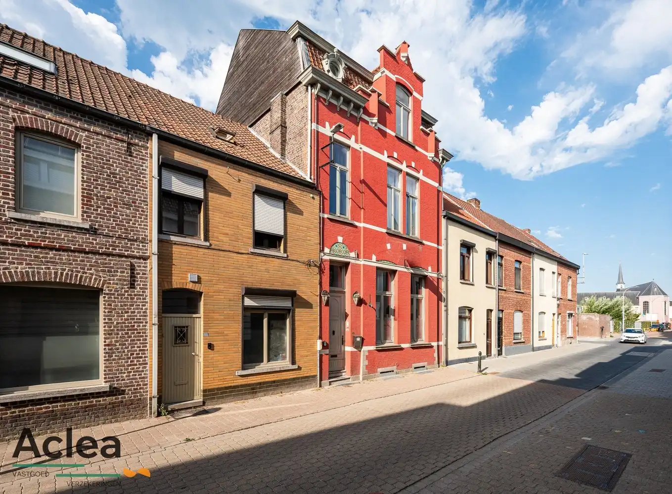 Hoofdfoto van de publicatie: Karaktervolle burgerwoning in eclectische stijl in centrum Eeklo