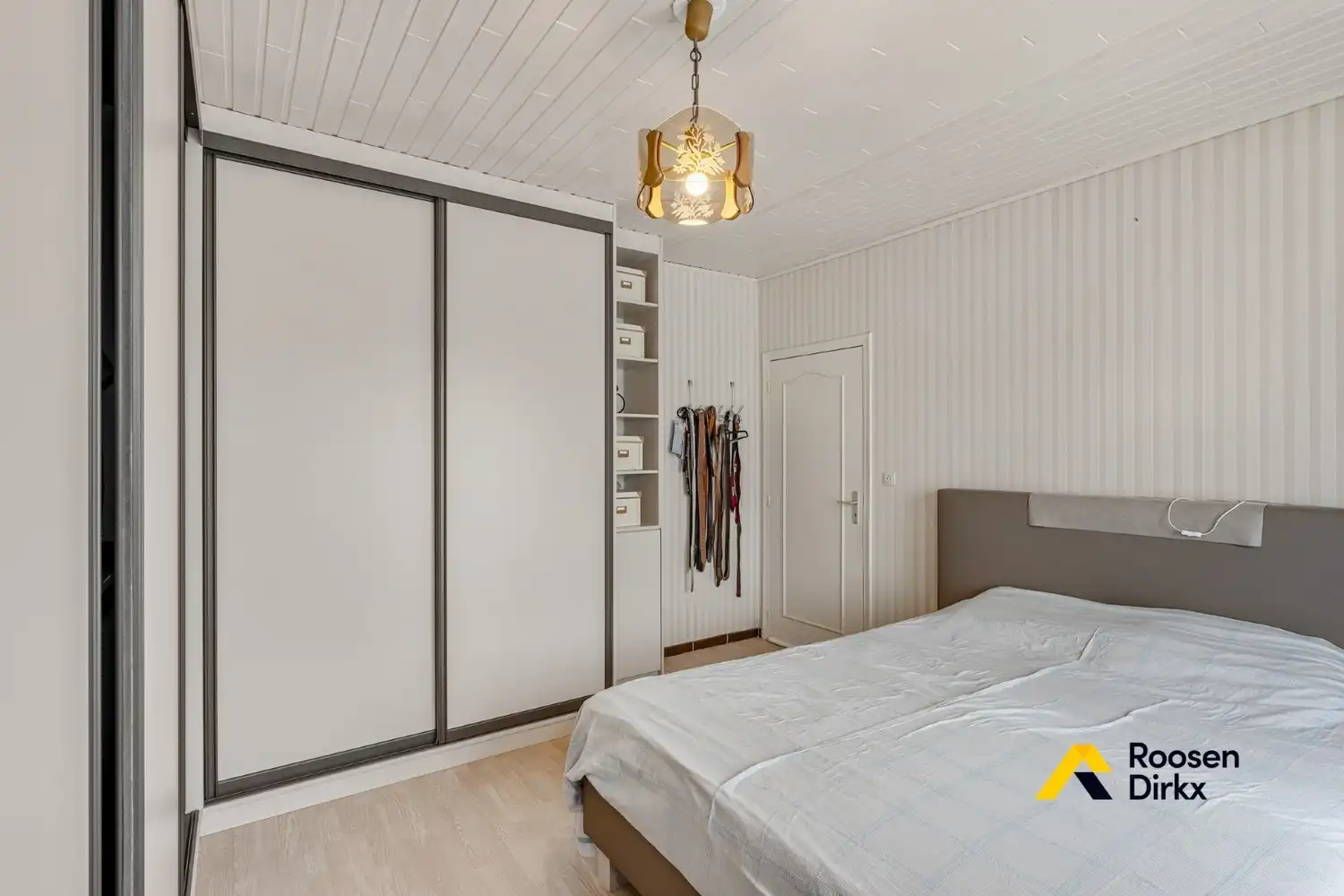Perfect onderhouden gelijkvloerse woning op een perceel van bijna 12a in het groene hart van Limburg foto 14