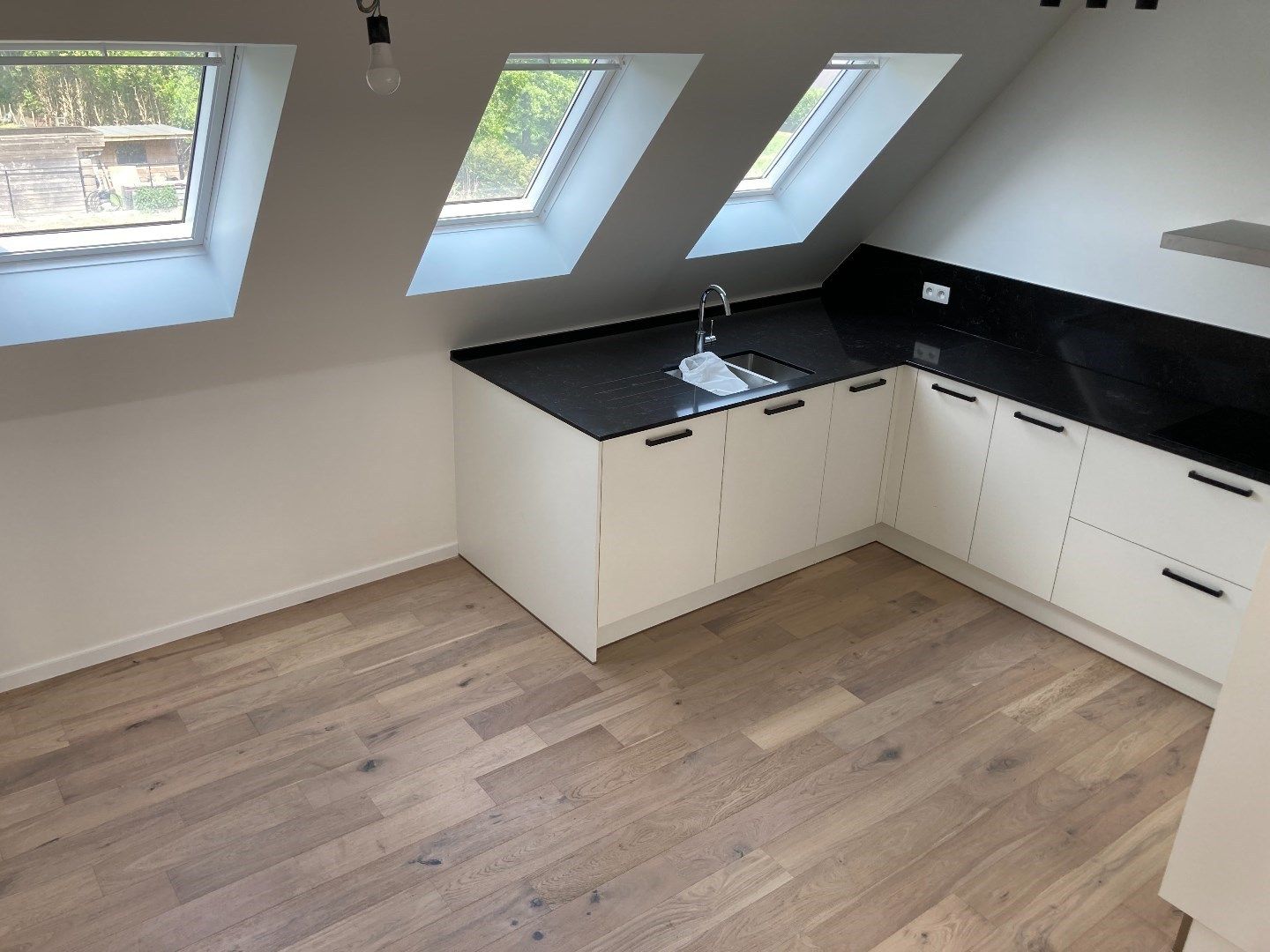 Energiezuinig nieuwbouw duplexappartement met zonnig terras in het hart van Beervelde. foto 4