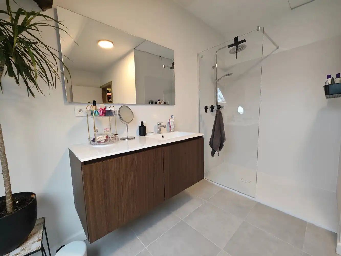 volledig gerenoveerde stadswoning met 4 slpks foto 28