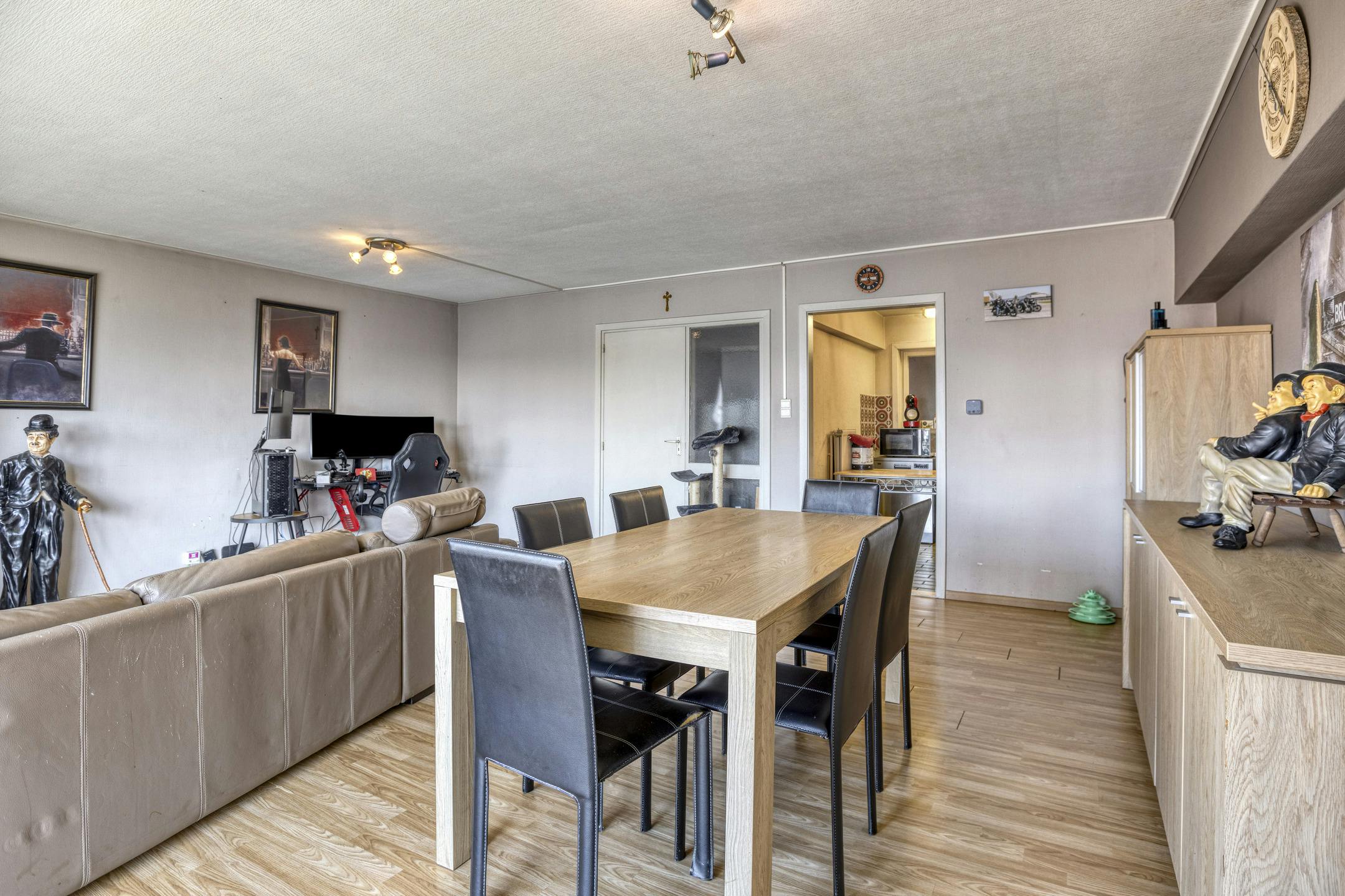 Appartement met 2 slaapkamers in hartje Roeselare. foto 4