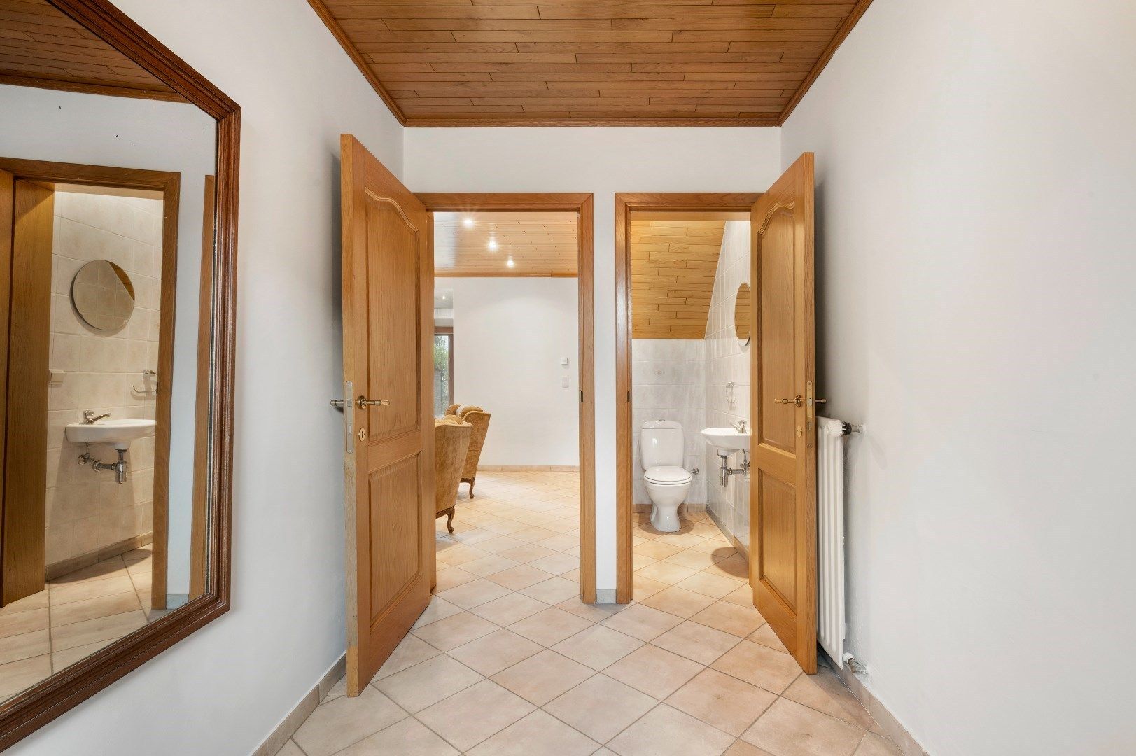 Verrassend ruime woning met 2 slaapkamers en gezellige tuin. foto 8