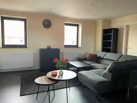 Uniek handelspand en duplex-appartement met terras foto 4