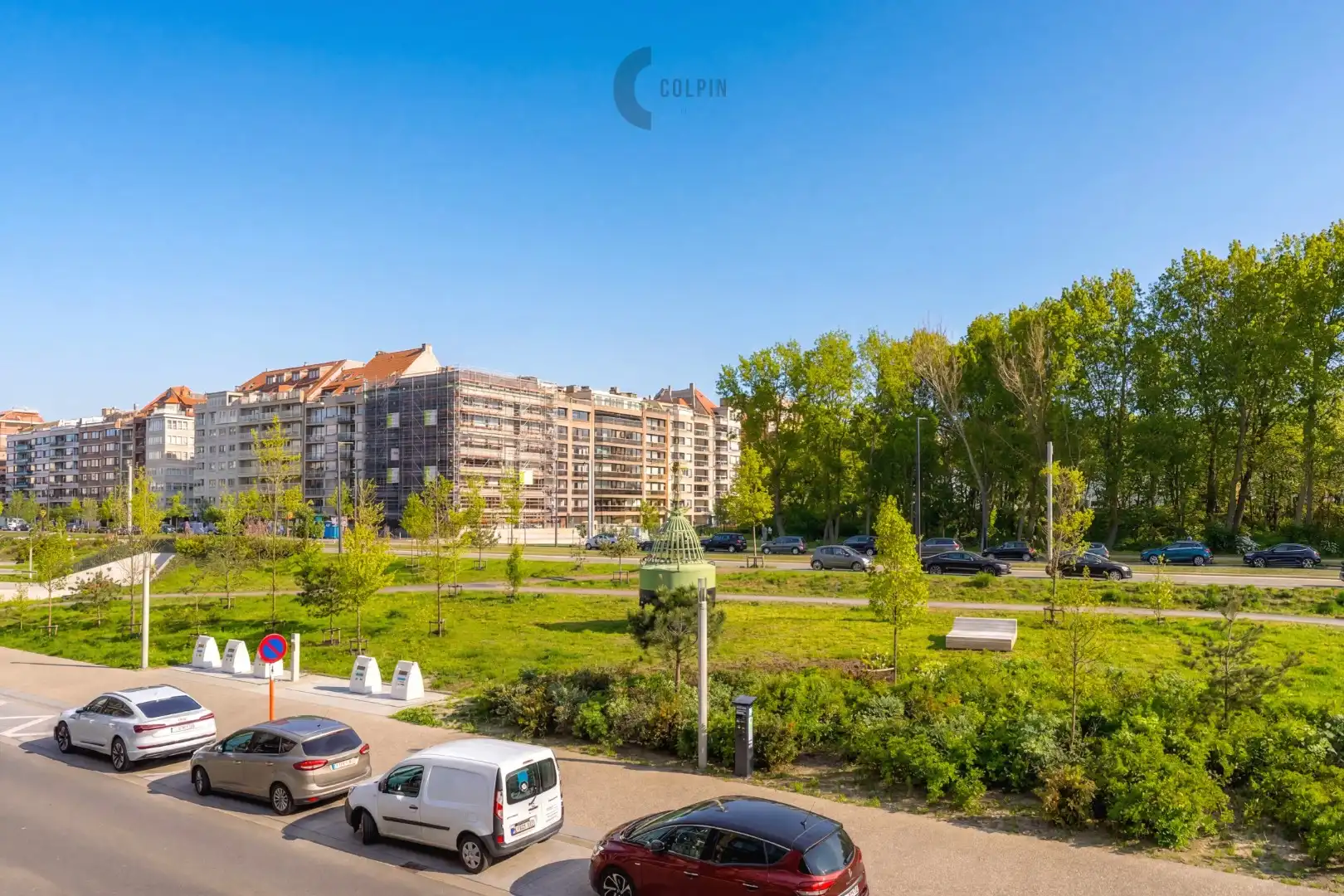 Centraal gelegen appartement op de Knokkestraat met open zicht foto 4