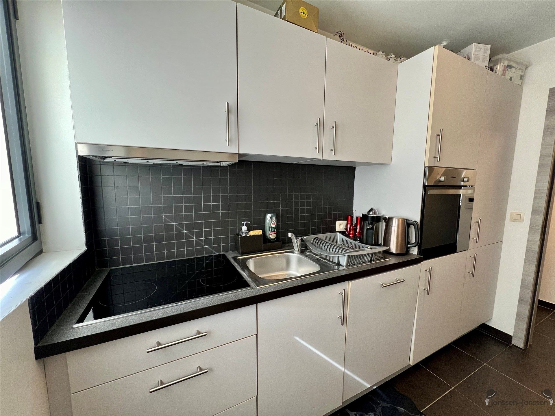2 slaapkamer appartement met garage foto 4