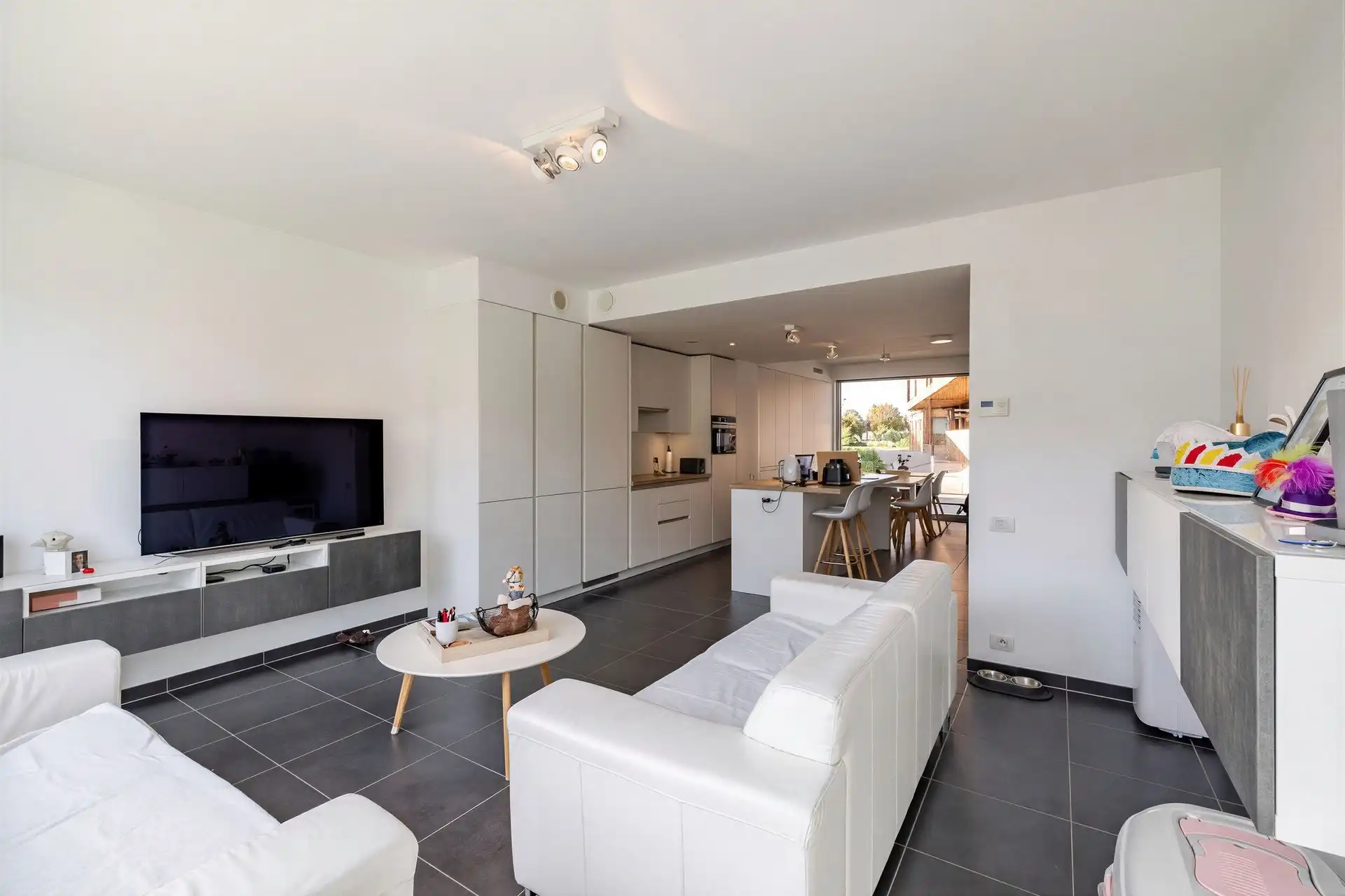Energiezuinige stadswoning met 3 slaapkamers, terras en private parking in Aalst foto 10