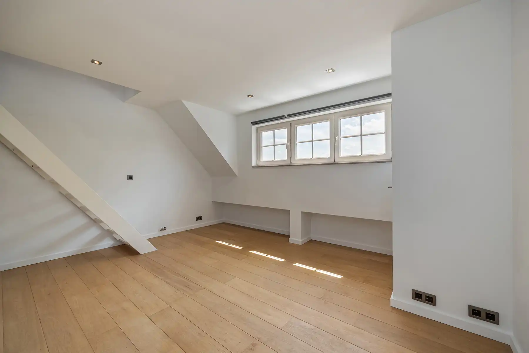 Uitstekend gelegen, ruime woning met zonnige tuin foto 10
