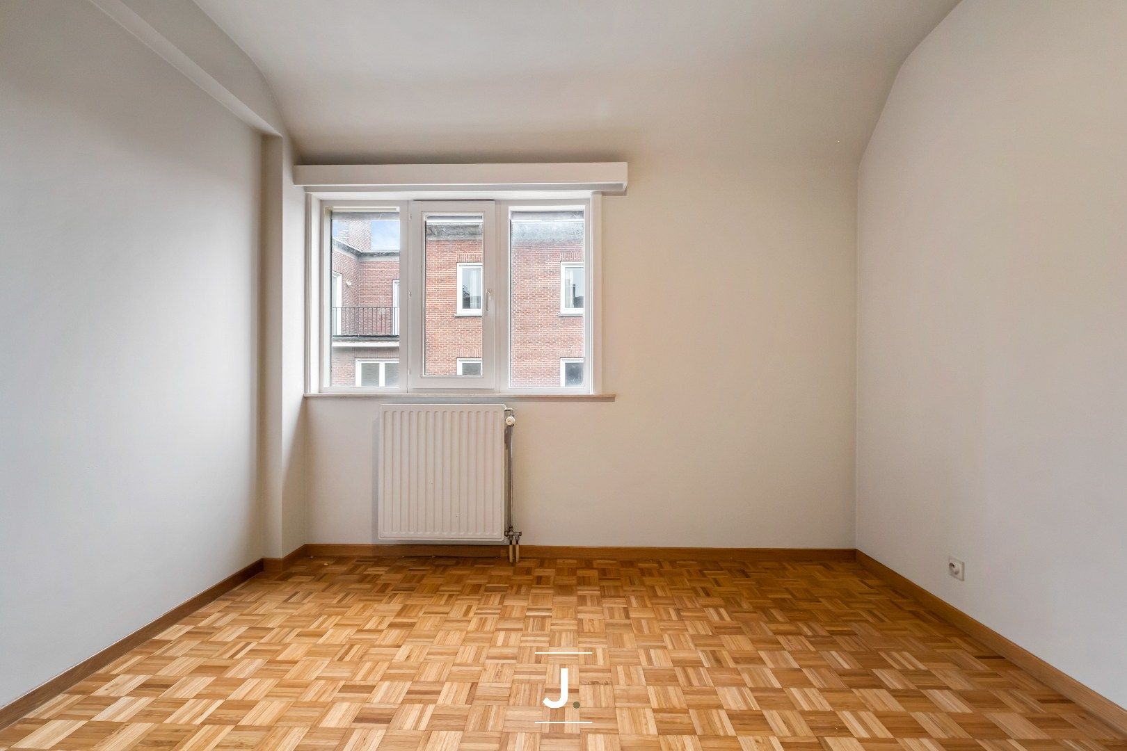 Gezellig en lichtrijk appartement te huur in hartje Kortrijk! foto 12
