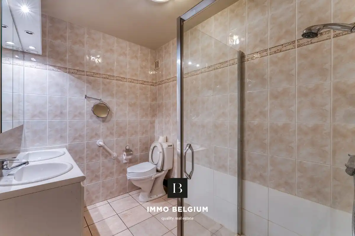 Ruim appartement met 3 slaapkamers in het centrum foto 10