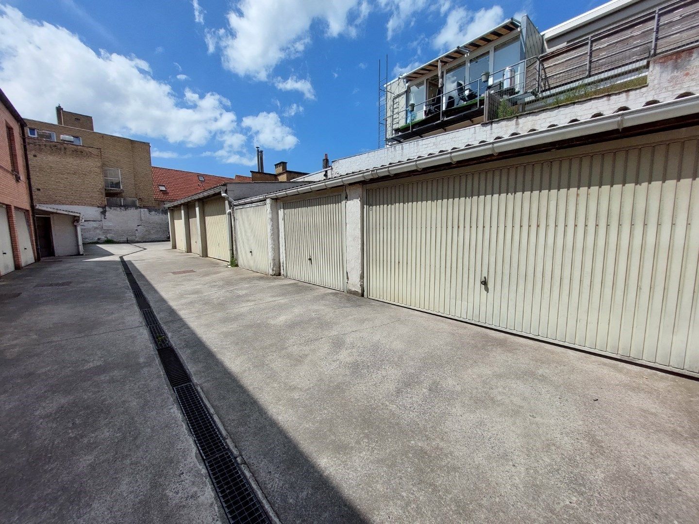 Ruime garagebox foto 3