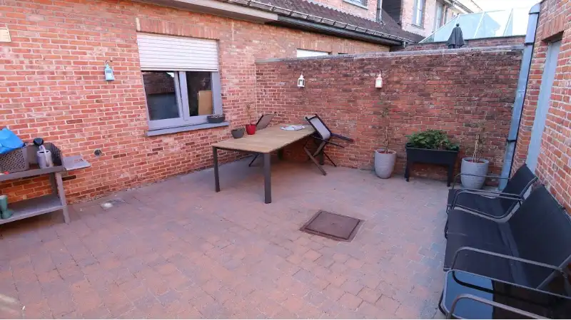 Ruime koppelwoning met 3 slaapkamers Garage en Tuin te huur in Brugge foto 13