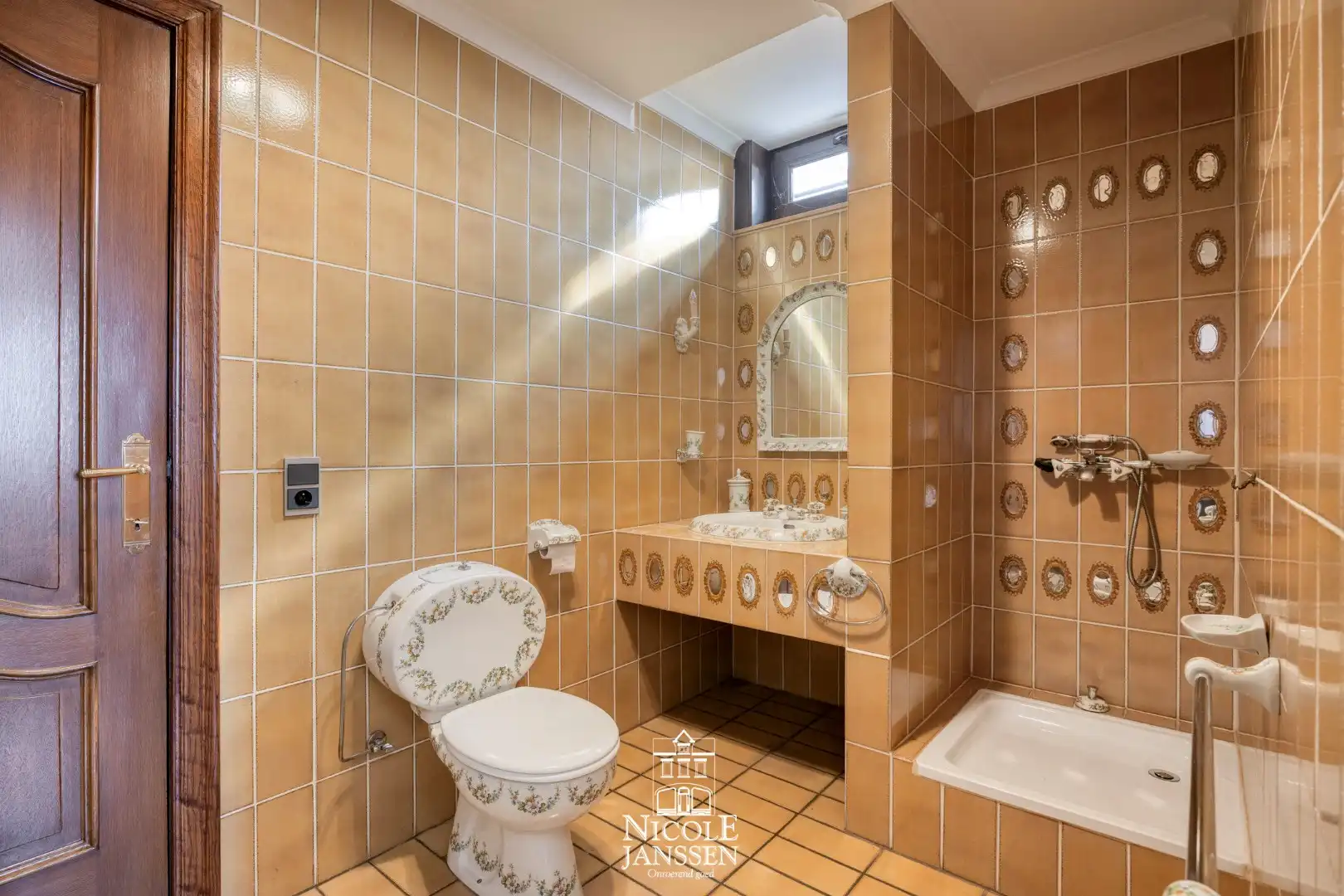 Ruime woning in landelijke omgeving foto 13