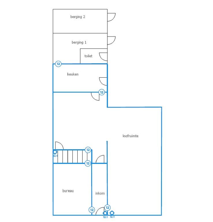 Ruime op te knappen woning met grote tuin foto 16