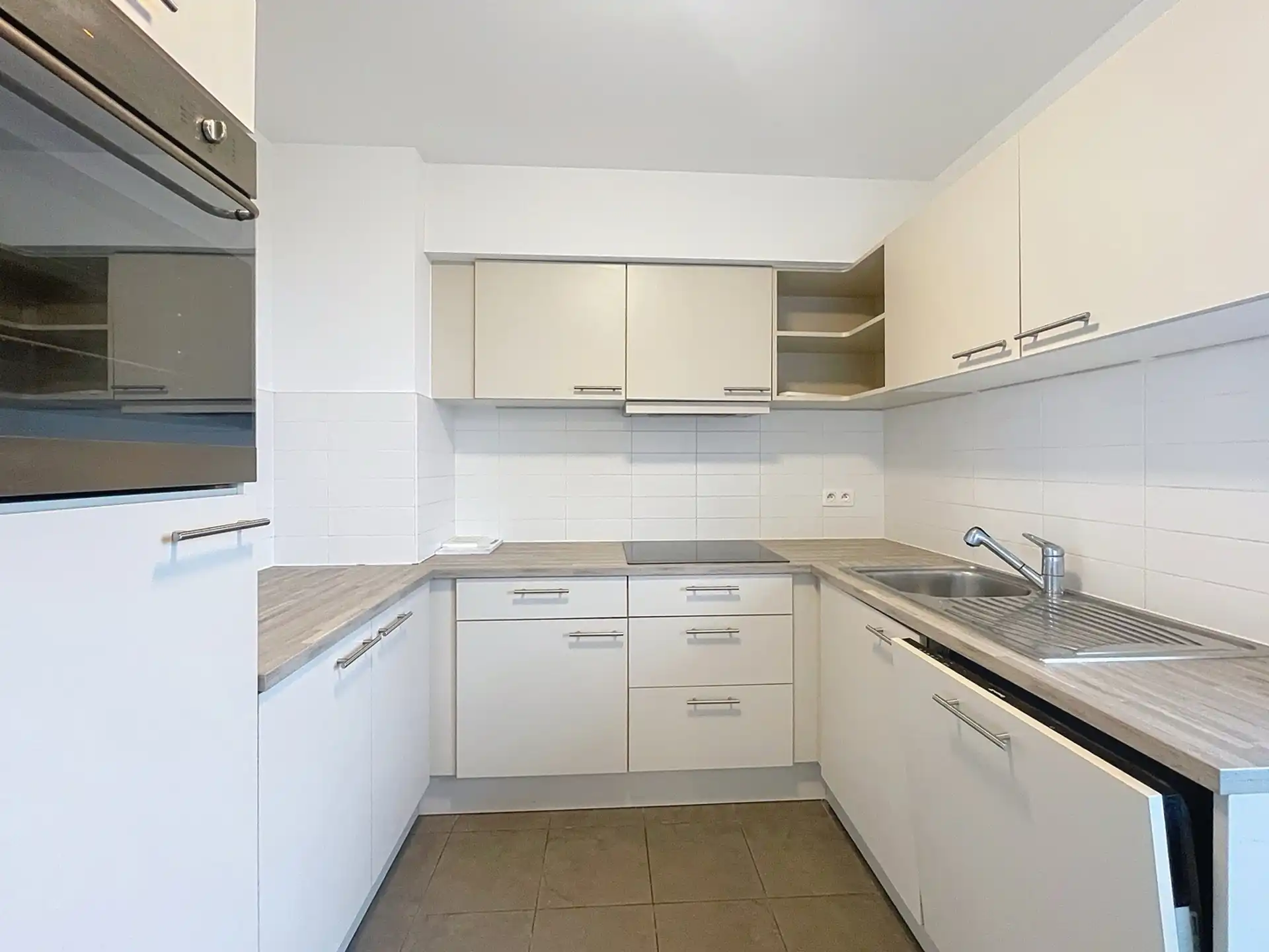 Mooi appartement 2 slaapkamers ±85m² + terras en parking foto 5