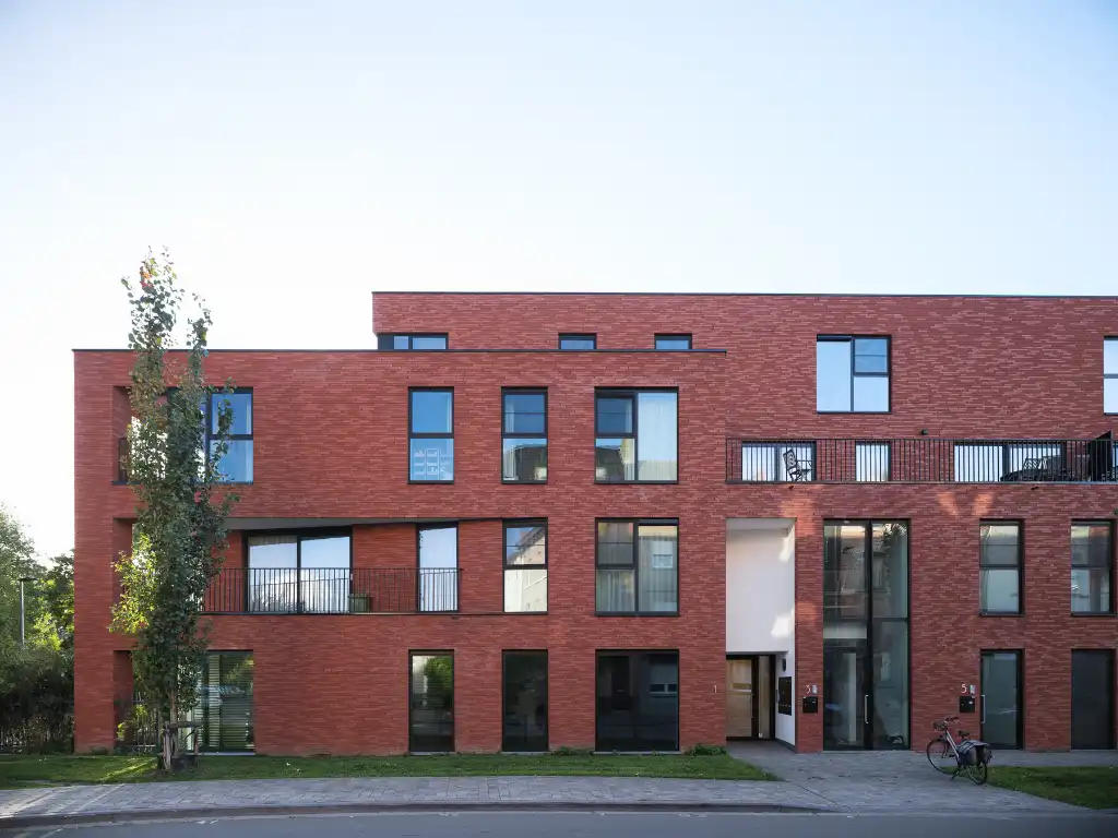 Ruim en lichtrijk dakappartement met twee slaapkamers, bureau en royaal zonneterras in de dynamische omgeving van de Nieuwe Voorhaven. foto 20