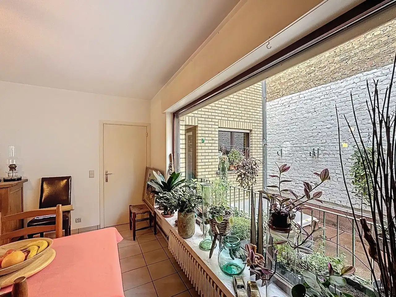 Bijzonder ruime handelswoning vlakbij de Kursaalstraat foto 10