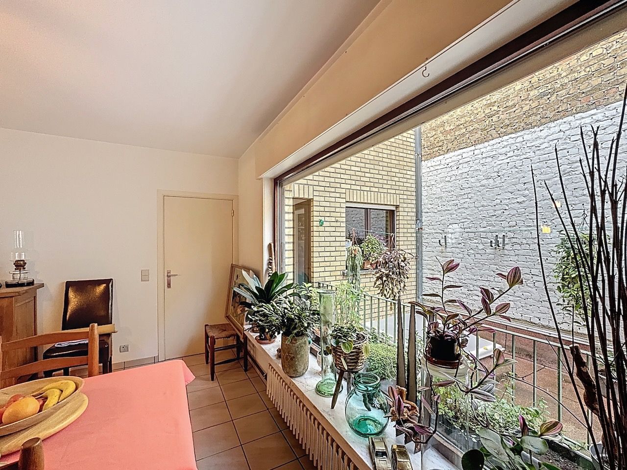 Bijzonder ruime handelswoning vlakbij de Kursaalstraat foto 10