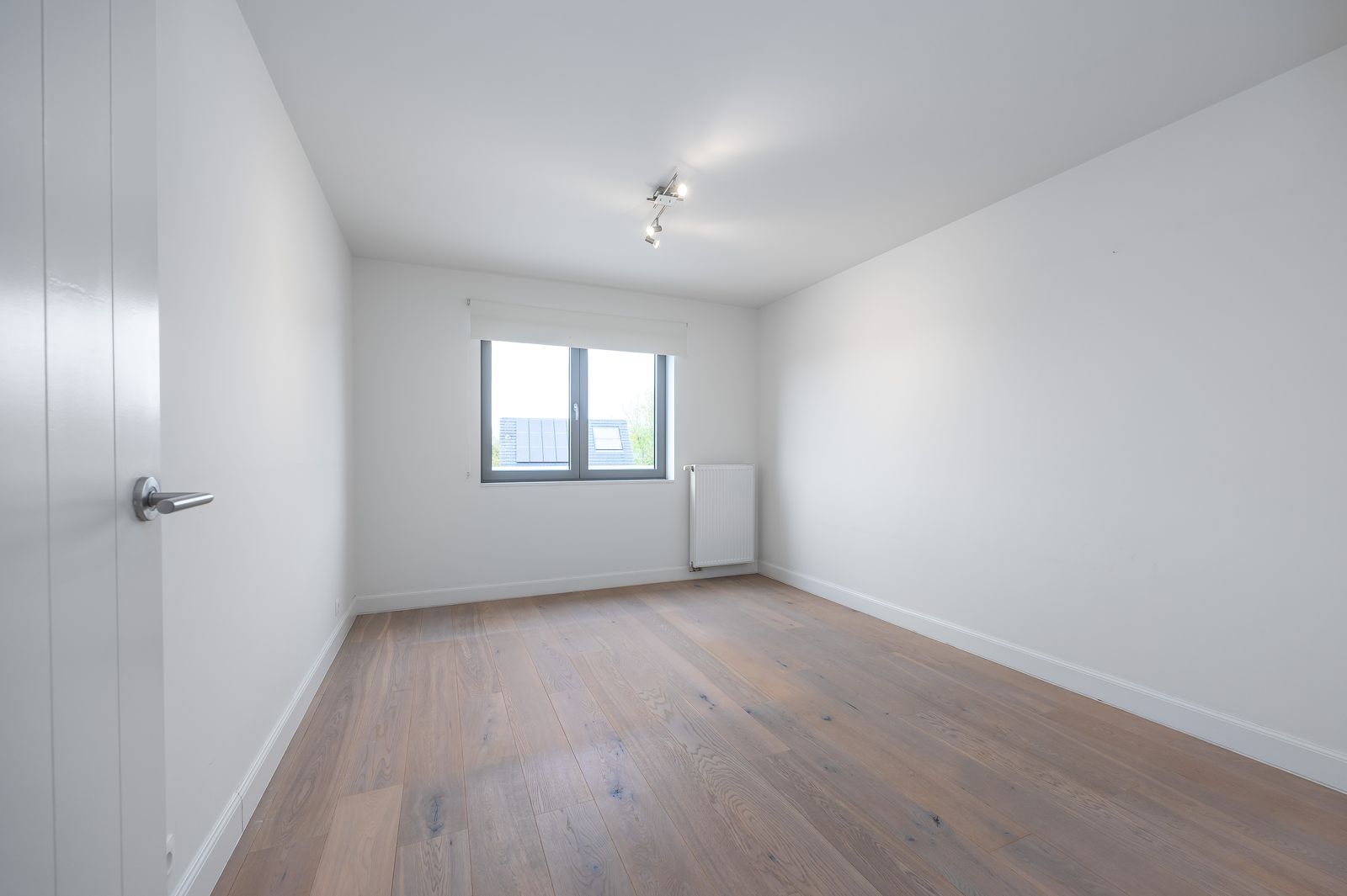 Luxueus 2 slaapkamer appartement in het hartje van Gistel foto 13