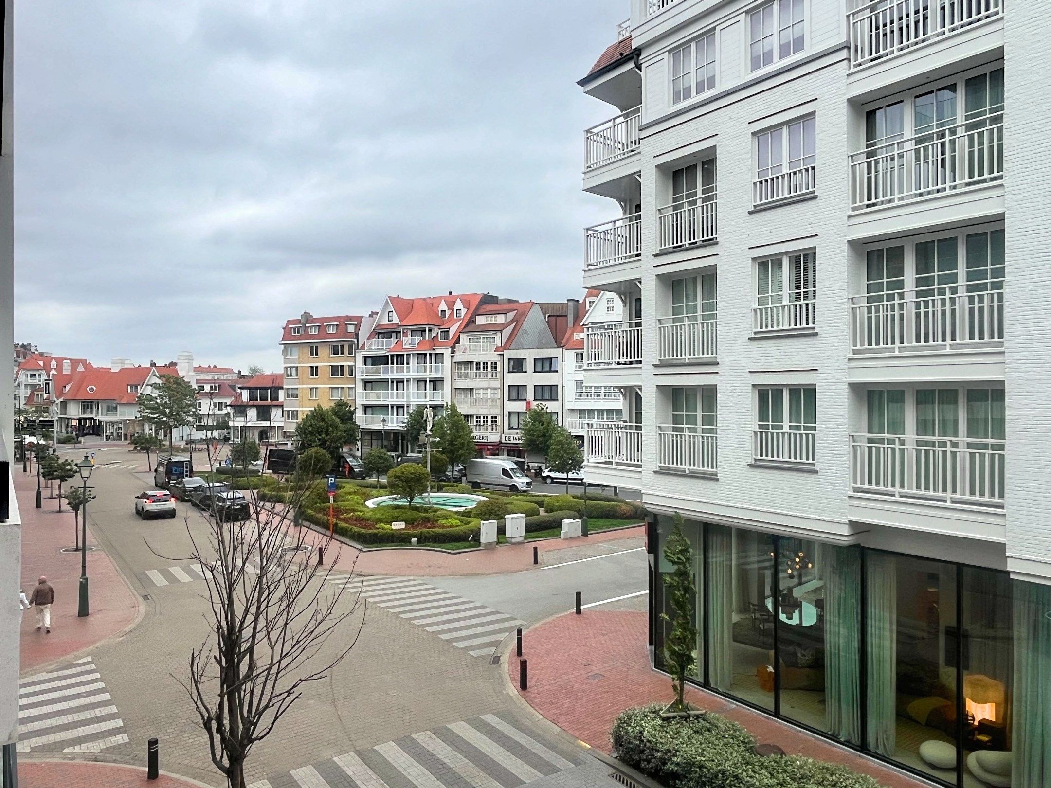 Gemeubeld appartement op de Kustlaan te Knokke foto 8