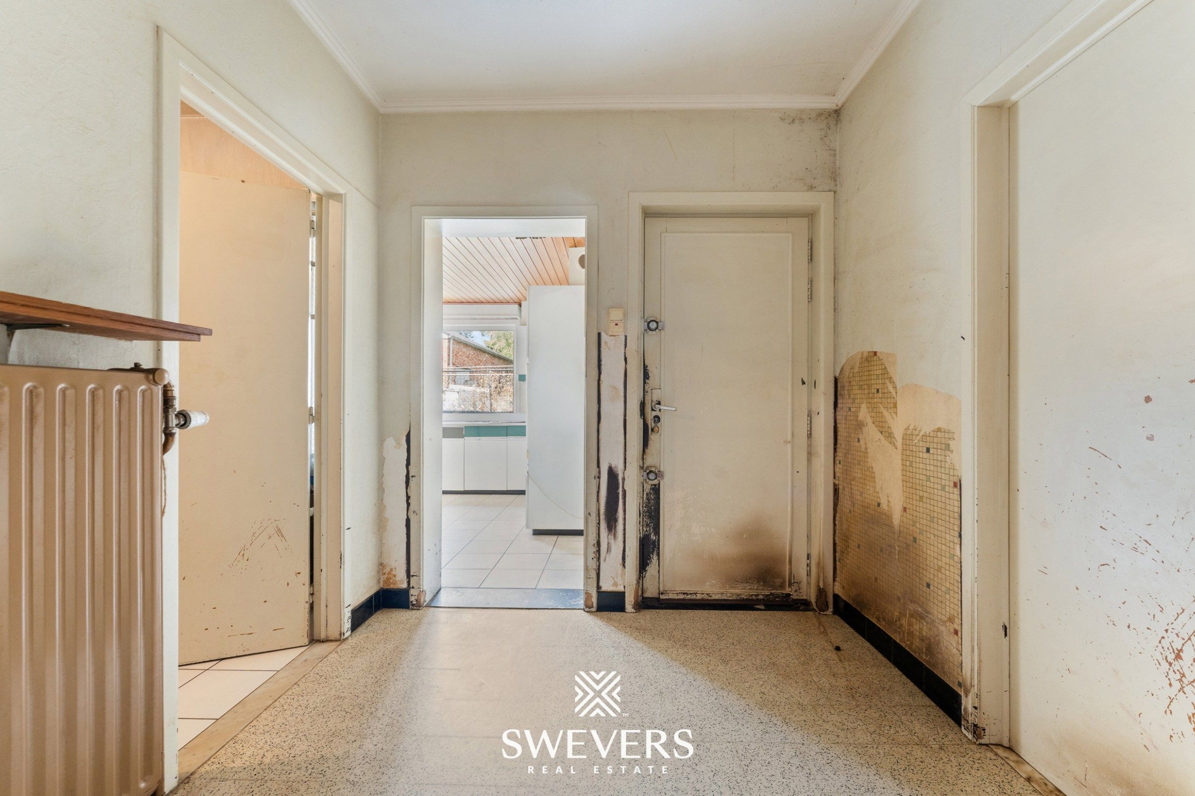 Te renoveren woning met 3 slaapkamers en hangar  foto 18