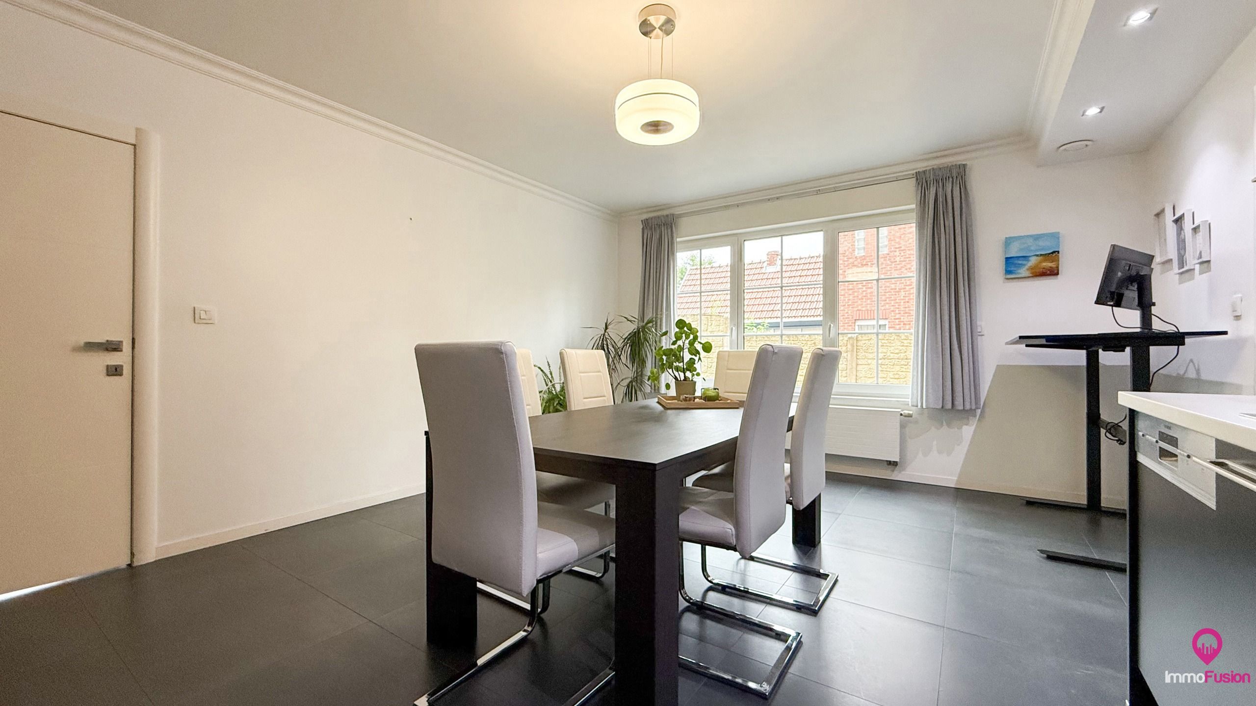Gelijkvloers appartement met tuin en garage! foto 9