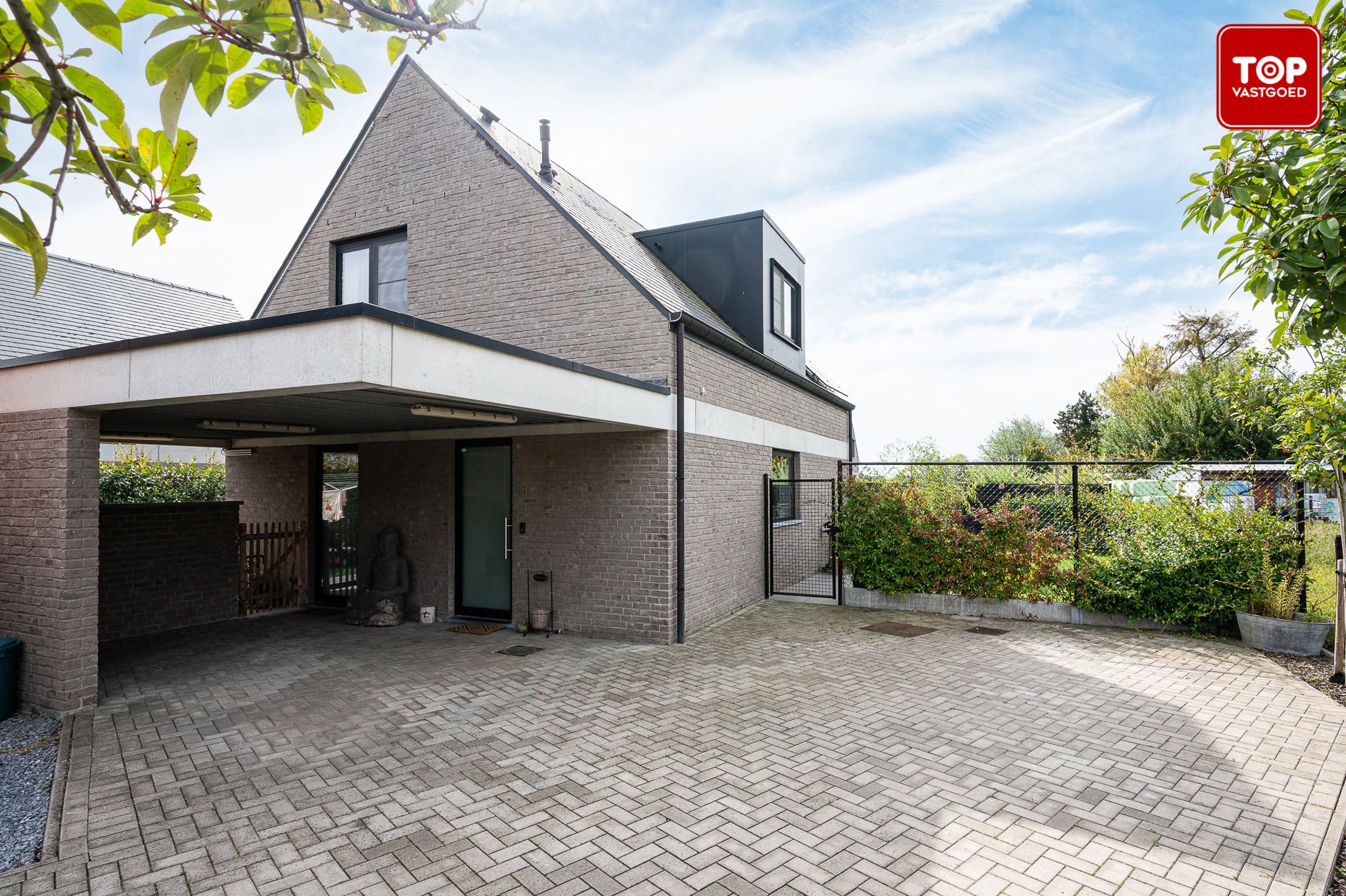 Energiezuinige woning in een rustige wijk foto {{pictureIndex}}