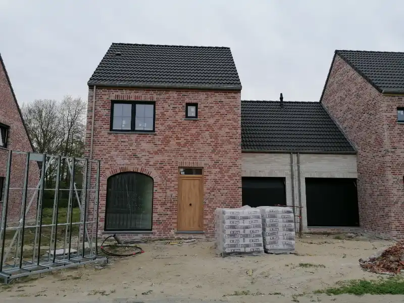 Luxueus ingerichte nieuwbouw woning met warmtepomp foto {{pictureIndex}}
