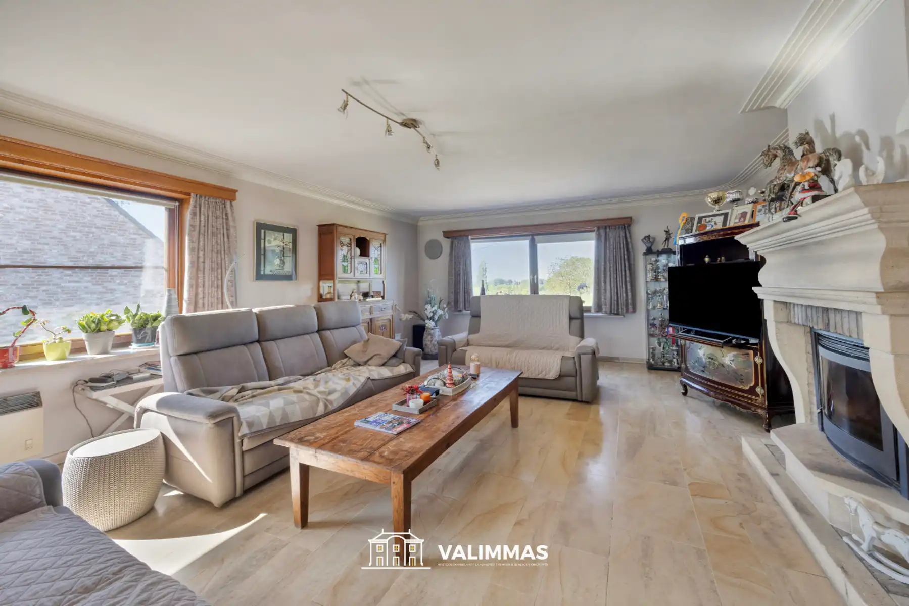 Ruime, welgelegen villa met garage en grote tuin... foto 4