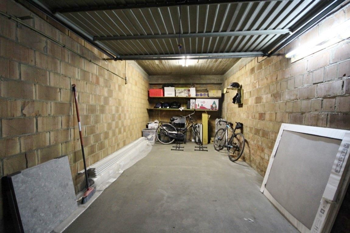 Garagebox in het centrum van Sint-Truiden foto 4