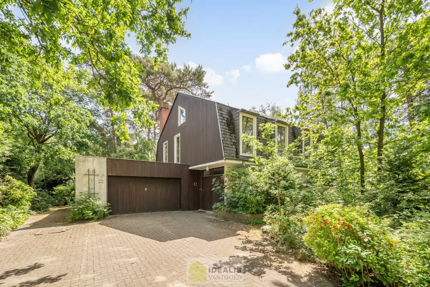 TE RENOVEREN WONING MET 5 SLAAPKAMERS OP EEN PRACHTIG PERCEEL VAN 15A 75CA OP EEN UITZONDERLIJKE RUSTIGE EN GROENE LIGGING IN EEN DE VILLAWIJK ACHEL STATIE foto 3