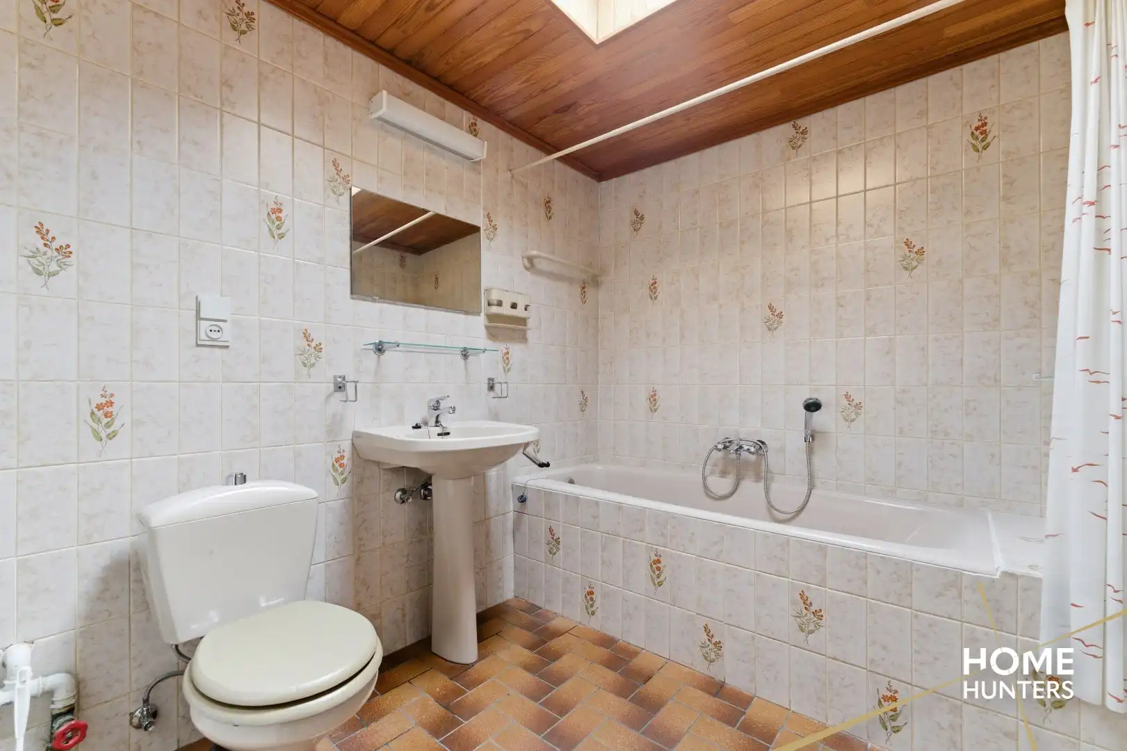 Te renoveren woning met 3 slaapkamers en gigantische tuin in Aalbeke foto 15
