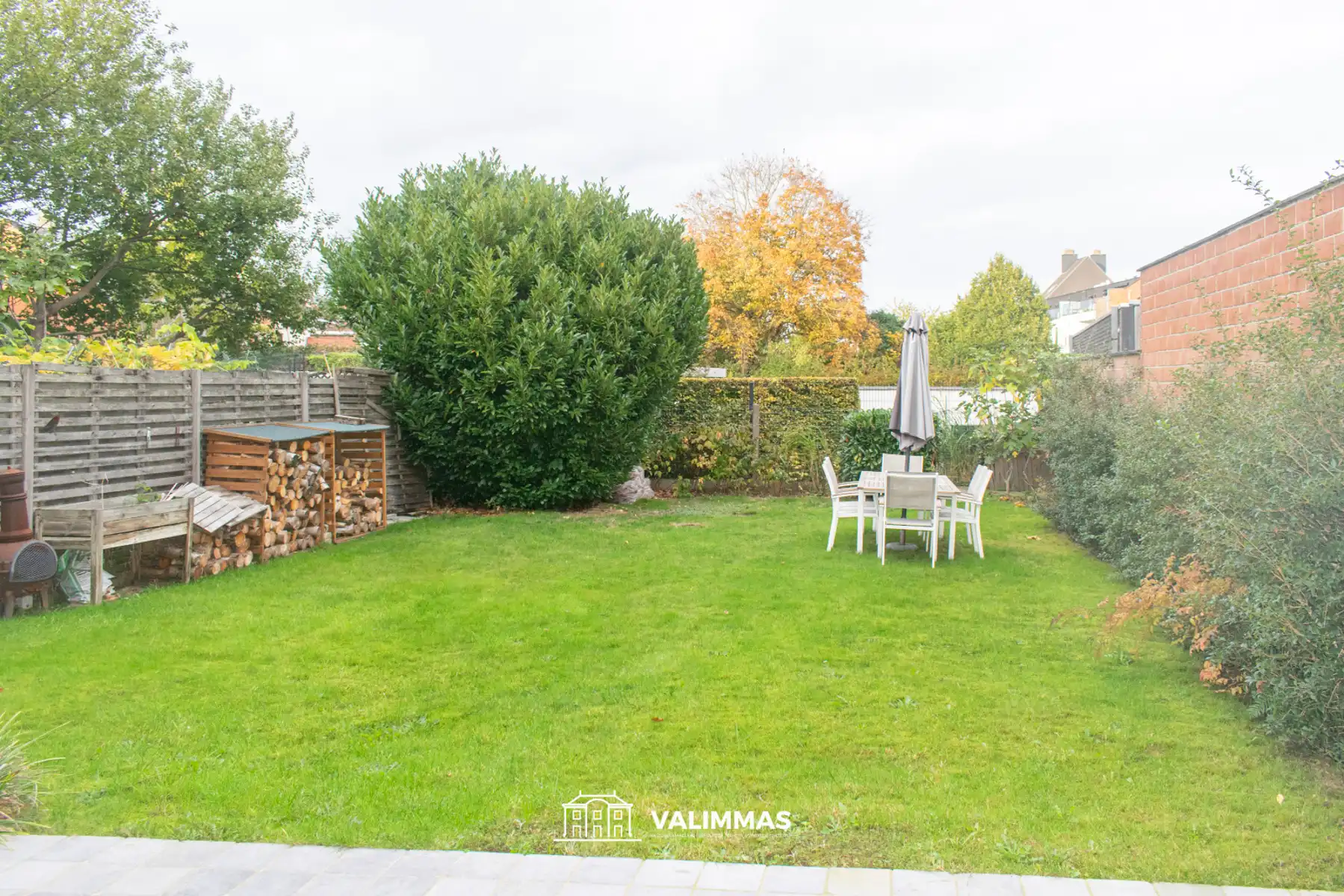 Welgelegen gelijkvloersappartement met groot terras en tuin foto 8