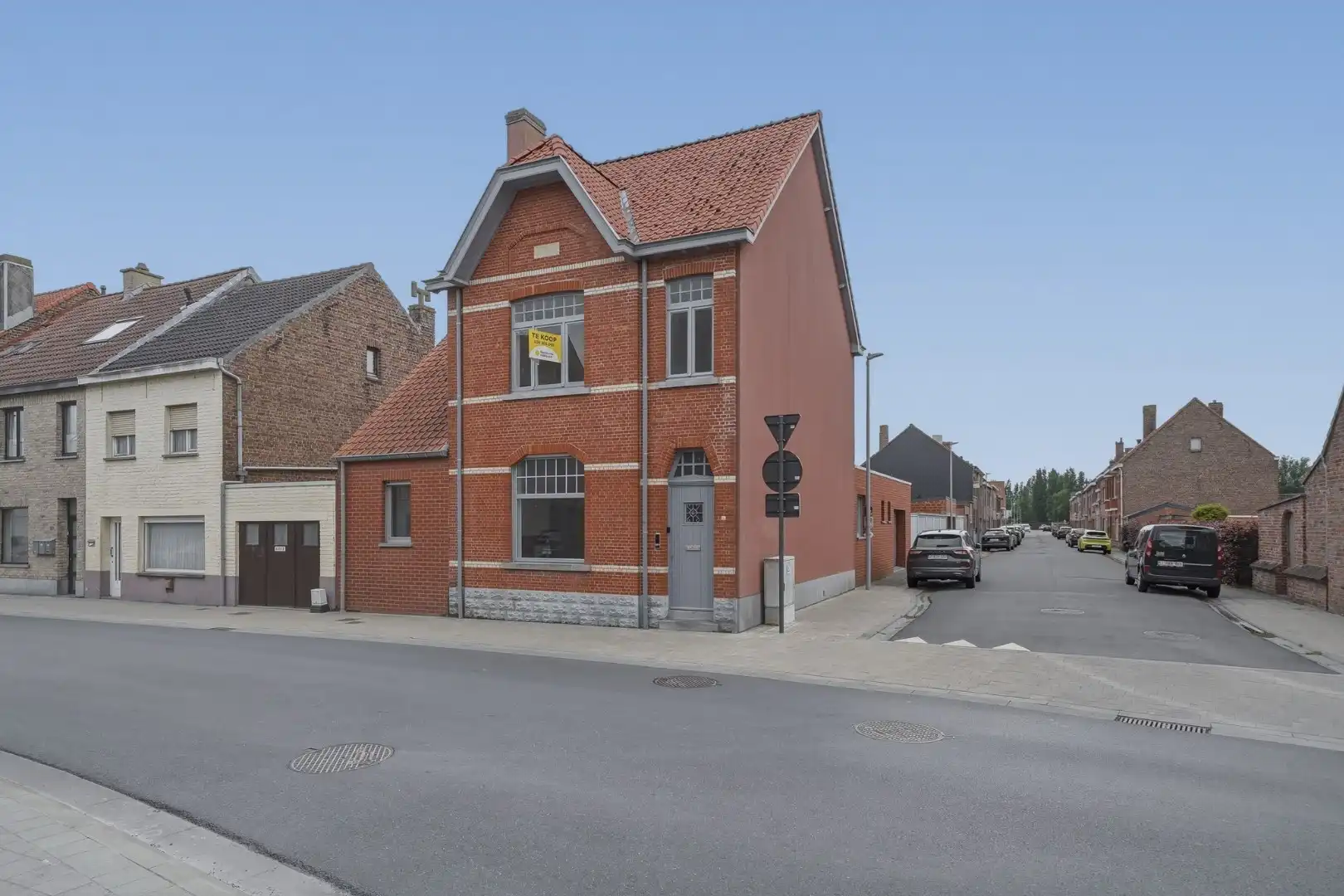 Karaktervolle instapklare hoekwoning met inpandige garage en zonnige stadstuin foto 20