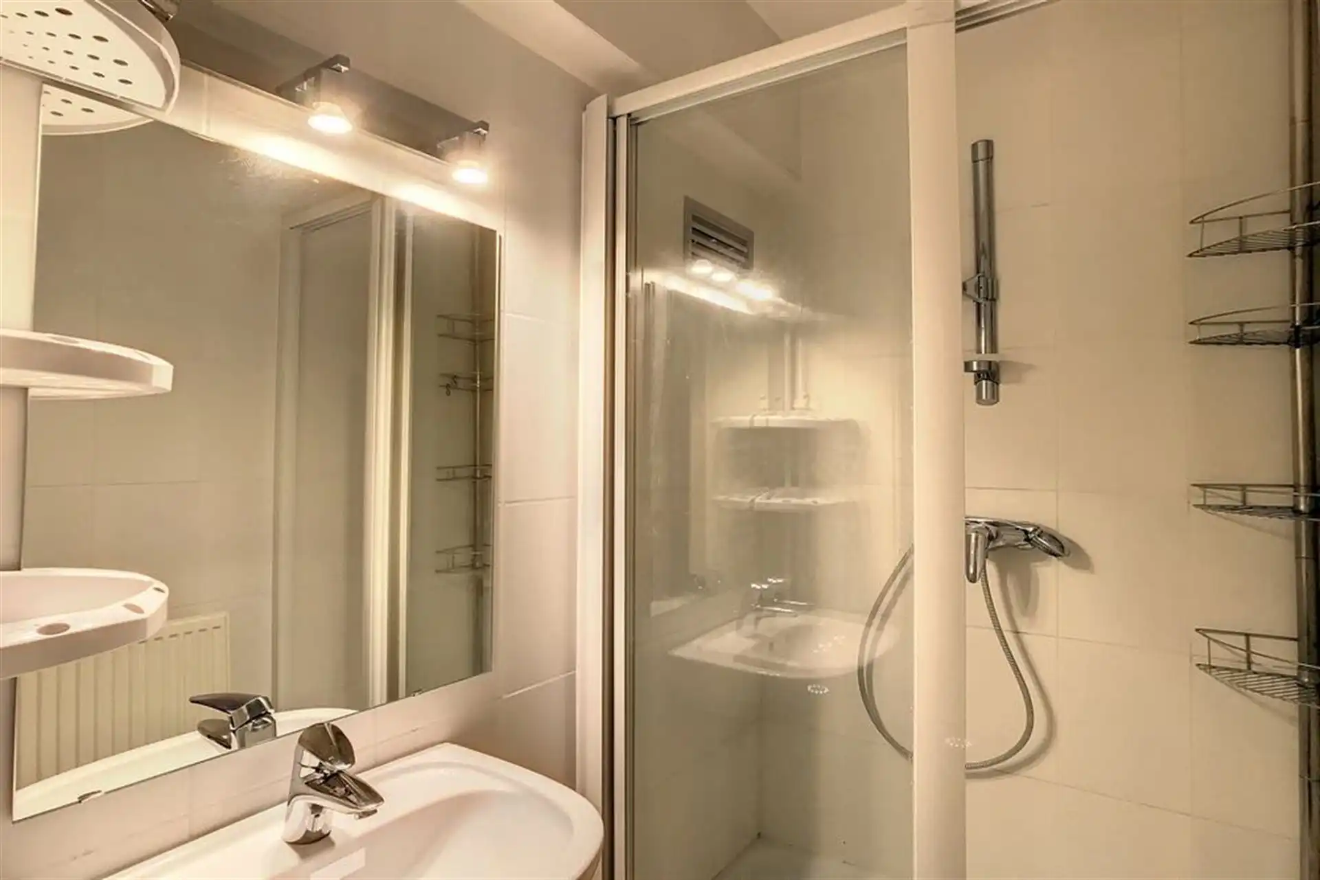 Ruim en goed gelegen appartement foto 9
