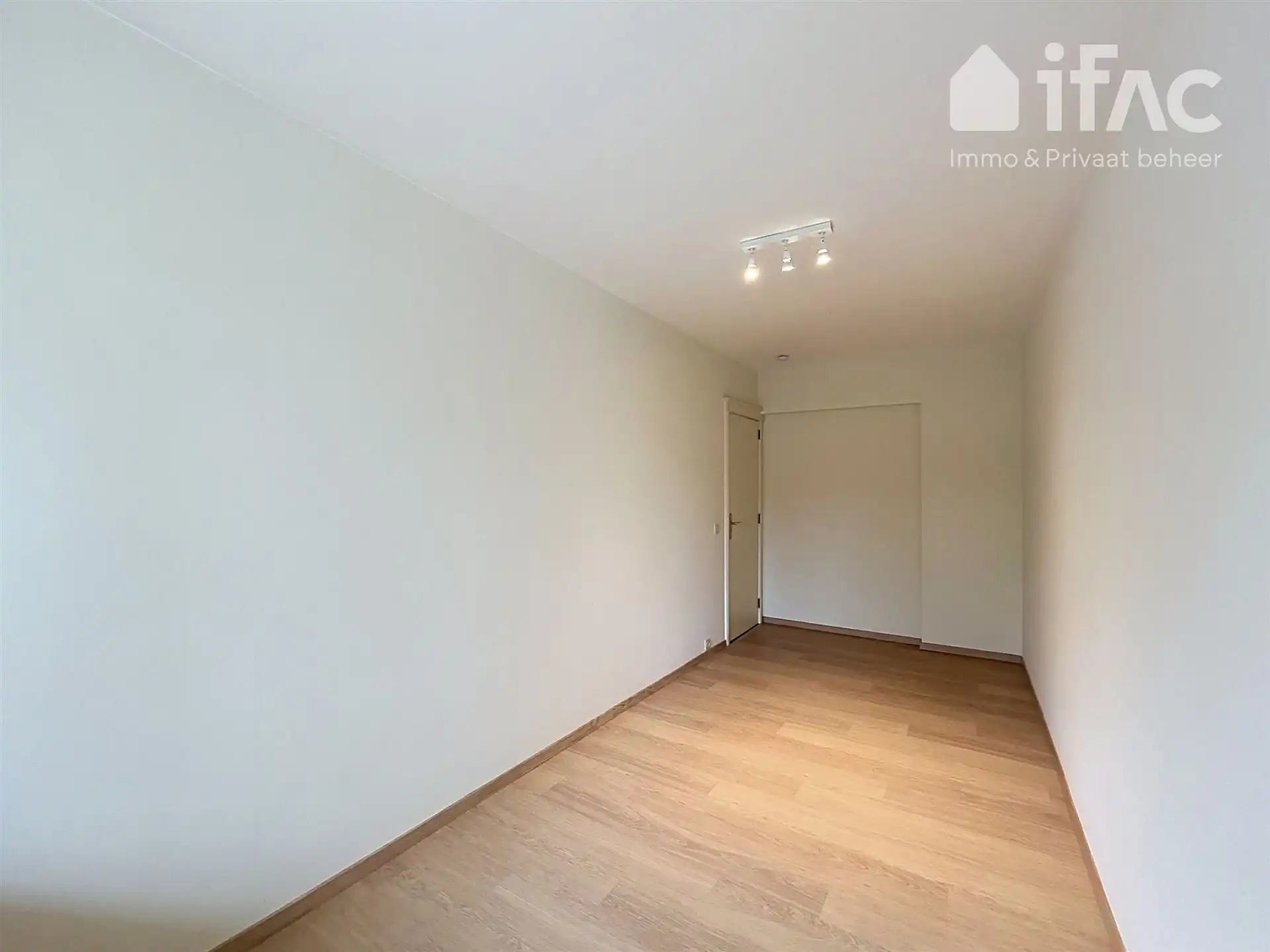 Ruim en goed gelegen appartement foto 9