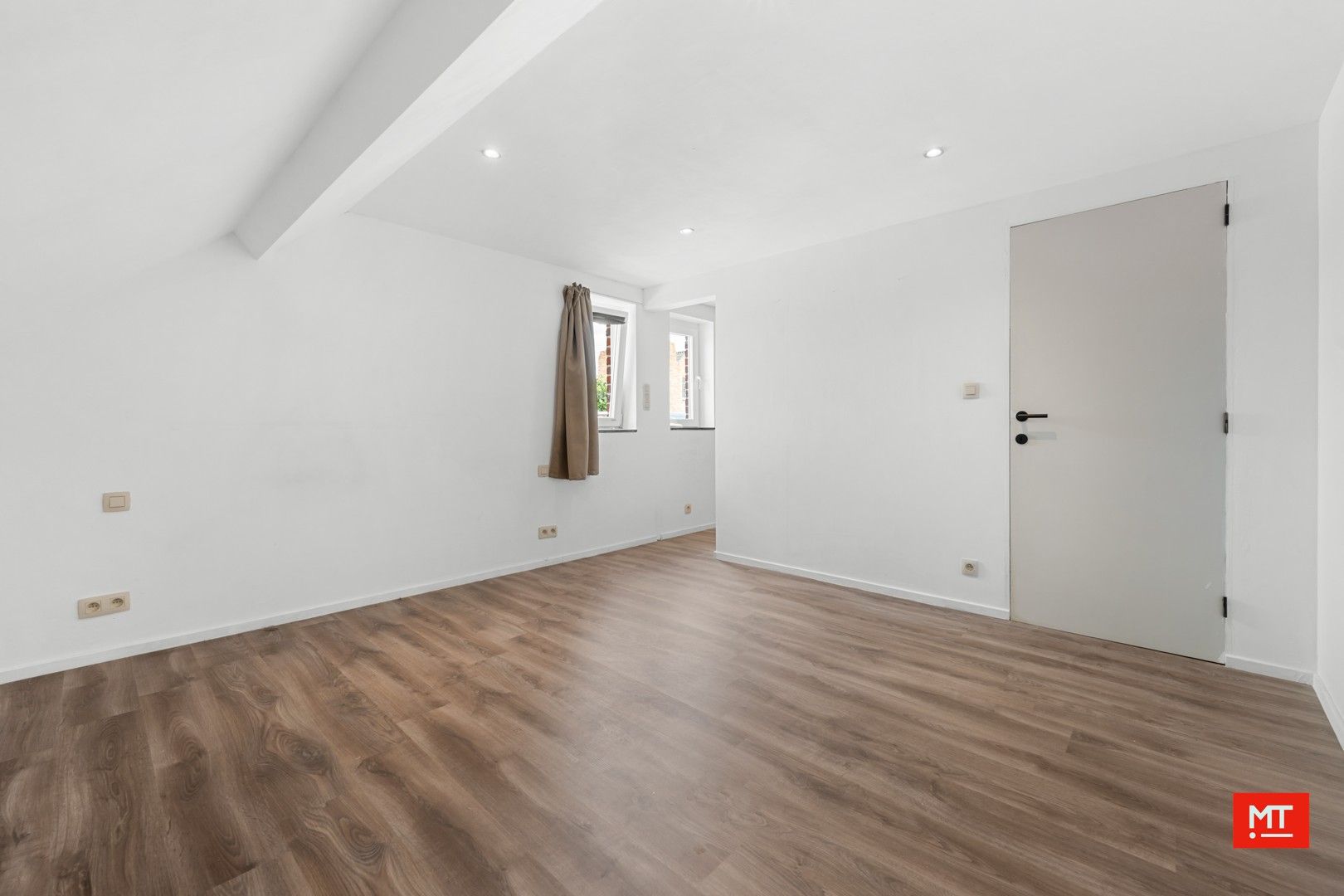 Instapklare, alleenstaande woning met 3/4 slaapkamers, tuin en garage in Zonnebeke foto 10