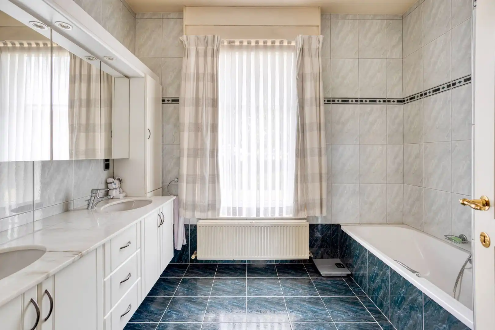 Ruime woning met 3 slaapkamers op een perceel van 1.880 m² te Olen-Centrum ! foto 14