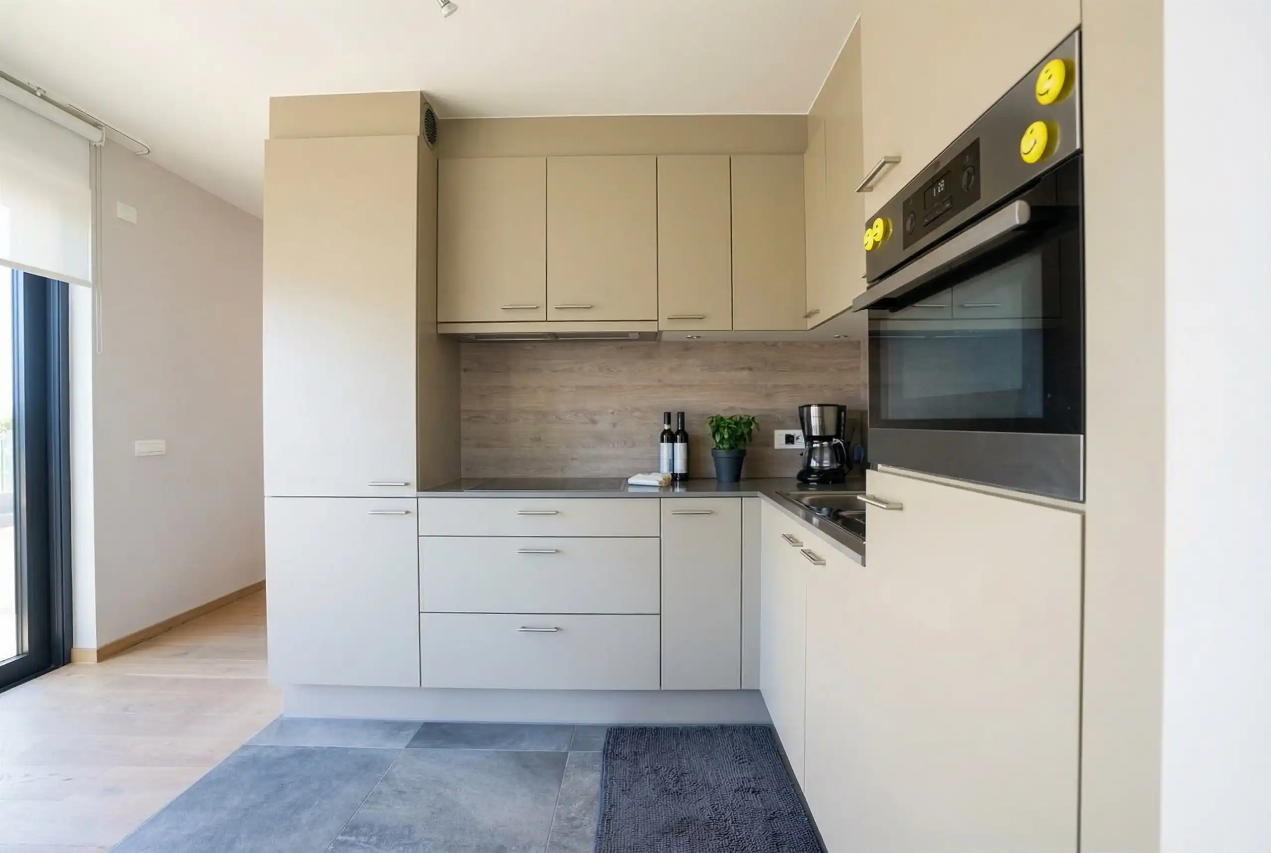 Onweerstaanbare serviceflat met grote staanplaats en terras! foto 12