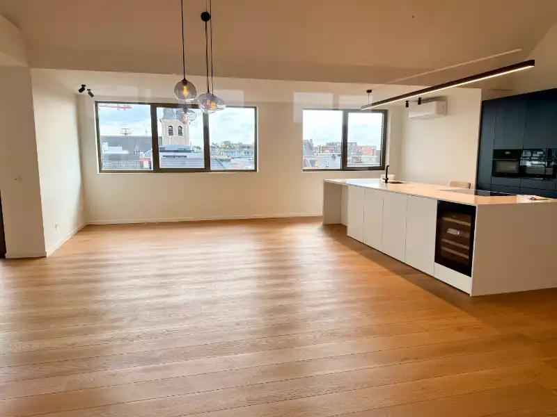 PENTHOUSE SERVICEFLAT MET 3 SLPK, 2 BADK, 2 TERRASSEN foto 24