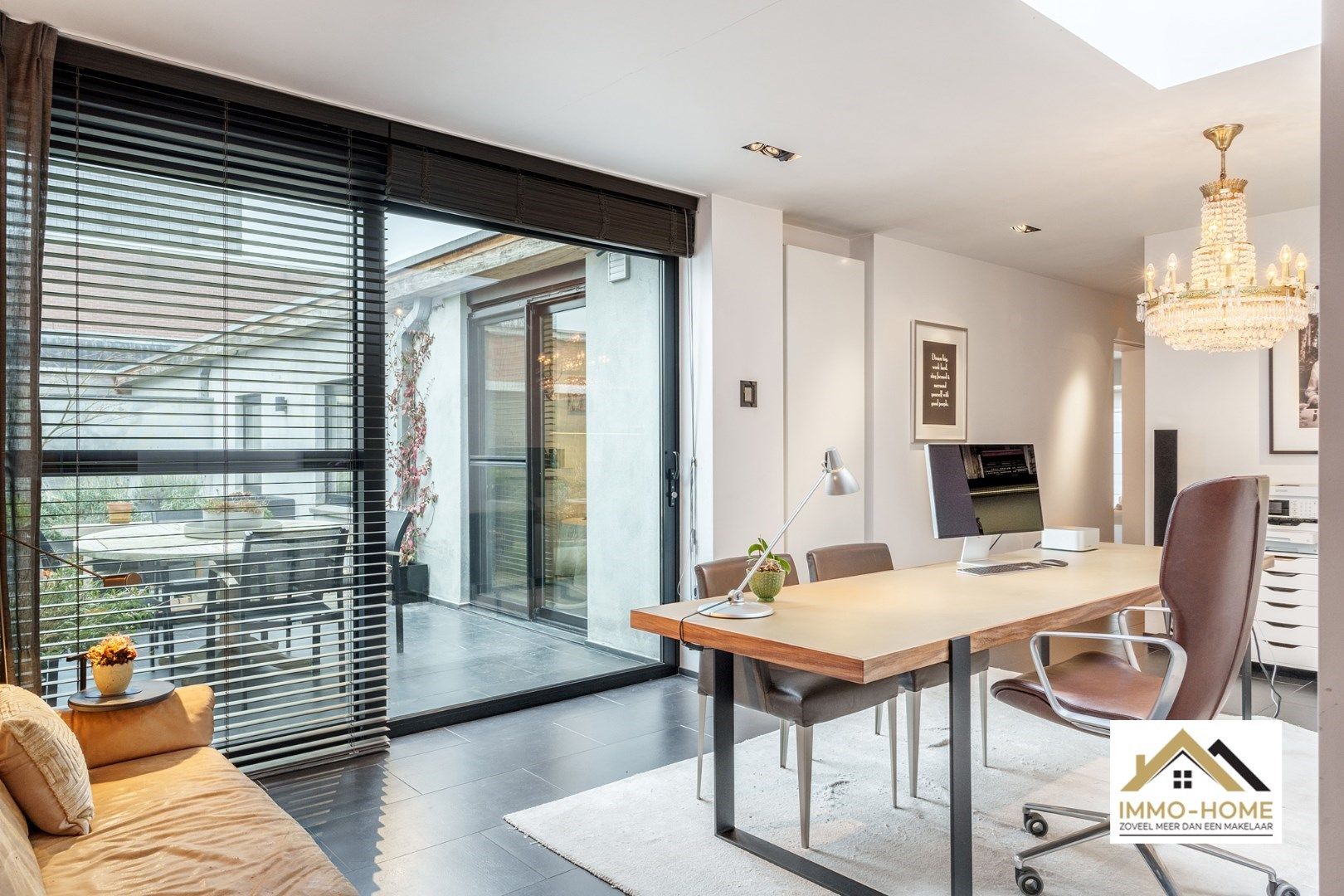 Gerenoveerd appartement met groot terras!! foto 6