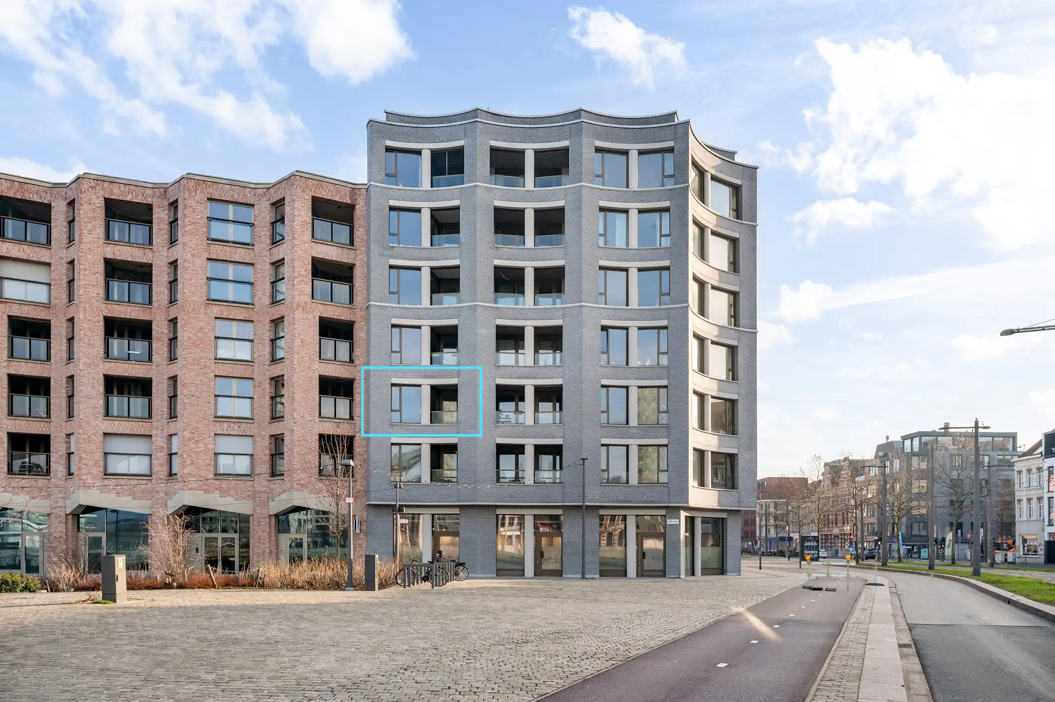 Lichtrijk BEN-appartement met open waterzicht in London Residence foto 14