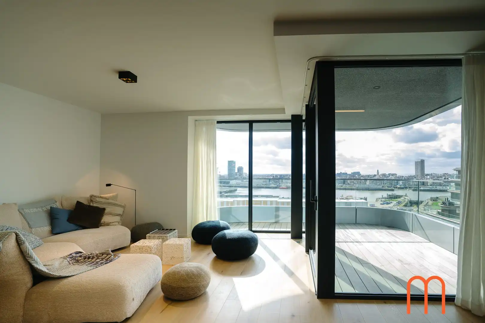 Luxe appartement met zee- en havenzicht in Ensor Tower – Oosteroever Oostende foto 3