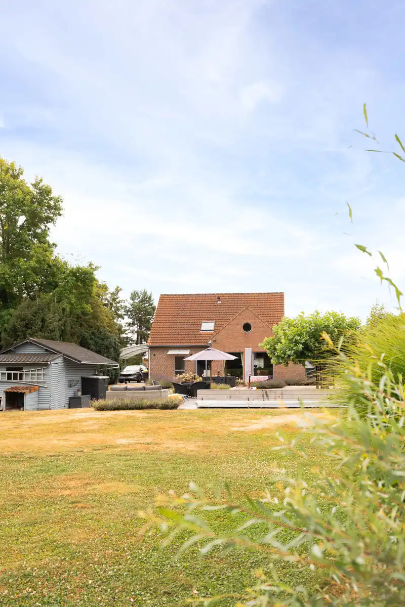 Landelijke woning op riant perceel met zwembad foto 26