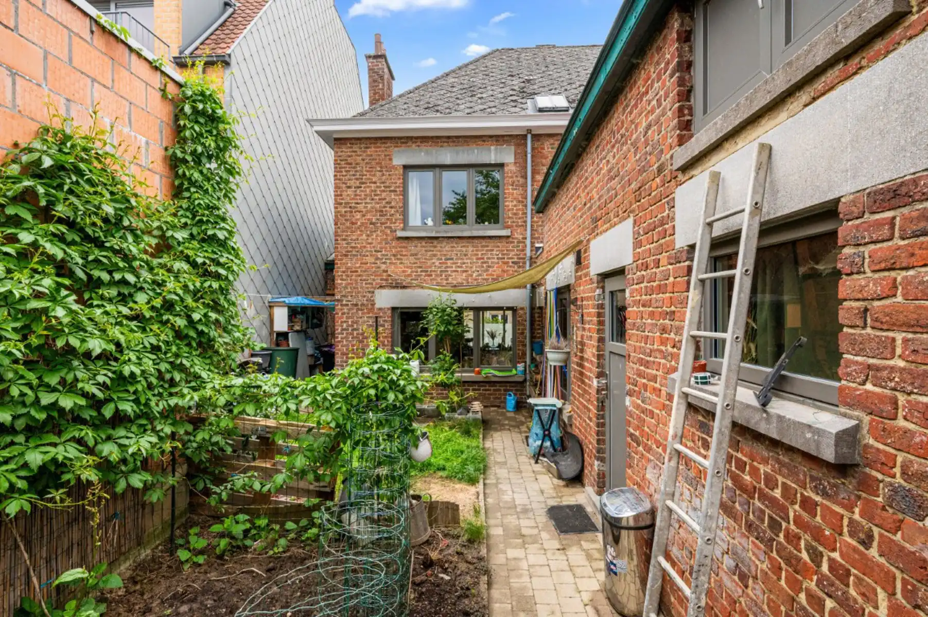 Centraal gelegen woning met garage, tuin en 3 slaapkamers foto 23